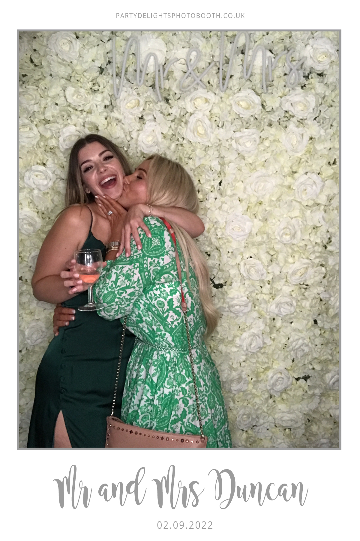 Ryan and Yasmin's Wedding | View more photos from the event at gallery.partydelightsphotobooth.co.uk/u/PartyDelightsPhotoBooth/Ryan-and-Yasmins-Wedding
