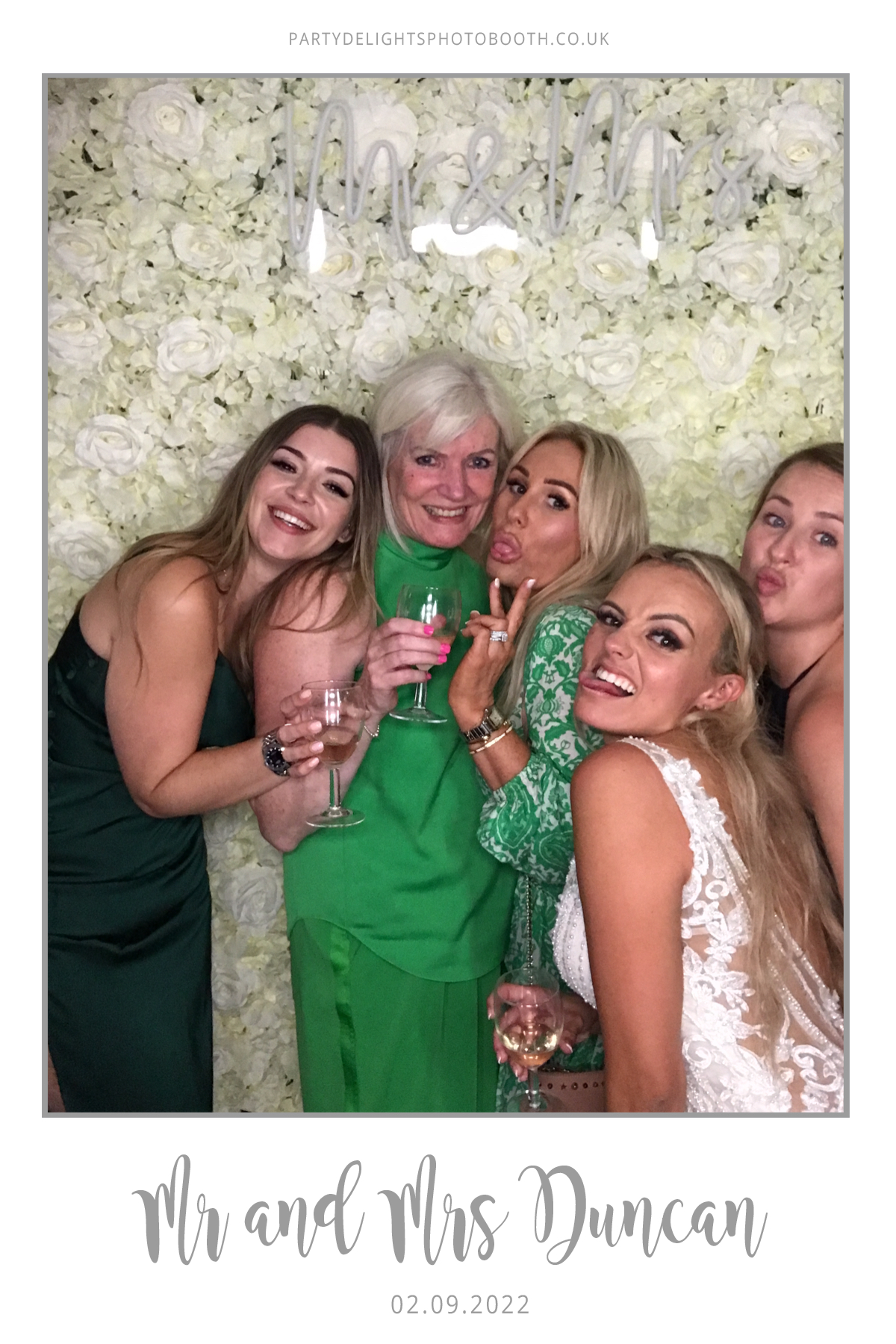 Ryan and Yasmin's Wedding | View more photos from the event at gallery.partydelightsphotobooth.co.uk/u/PartyDelightsPhotoBooth/Ryan-and-Yasmins-Wedding
