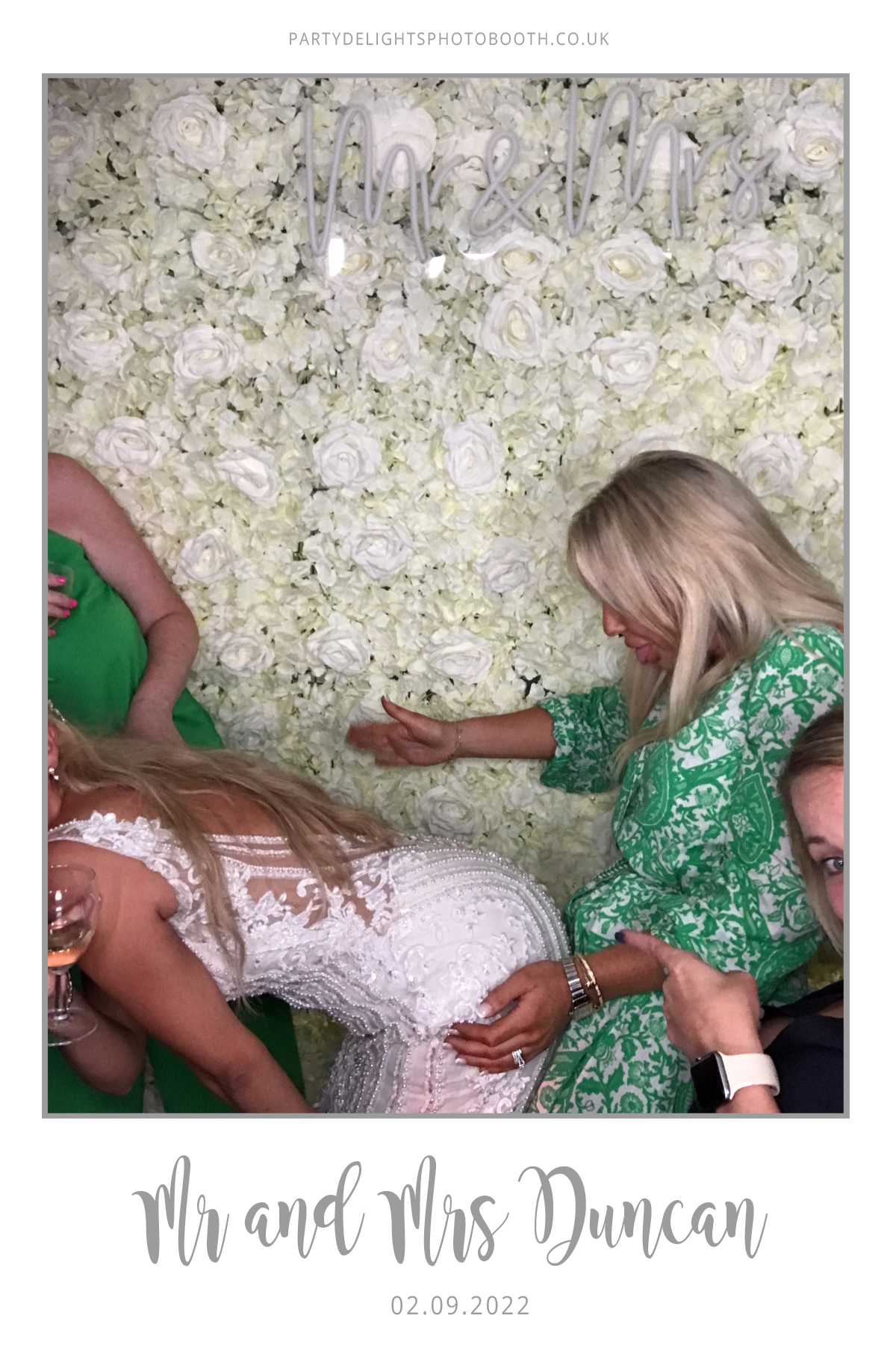 Ryan and Yasmin's Wedding | View more photos from the event at gallery.partydelightsphotobooth.co.uk/u/PartyDelightsPhotoBooth/Ryan-and-Yasmins-Wedding