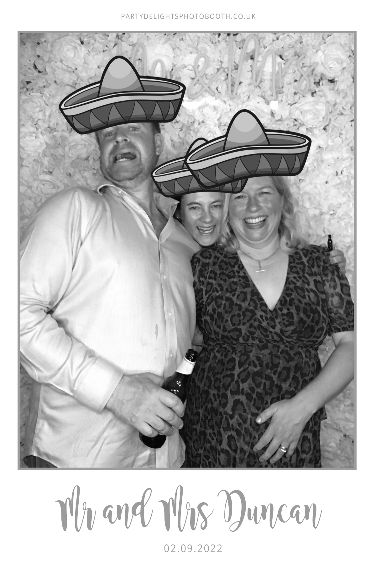 Ryan and Yasmin's Wedding | View more photos from the event at gallery.partydelightsphotobooth.co.uk/u/PartyDelightsPhotoBooth/Ryan-and-Yasmins-Wedding