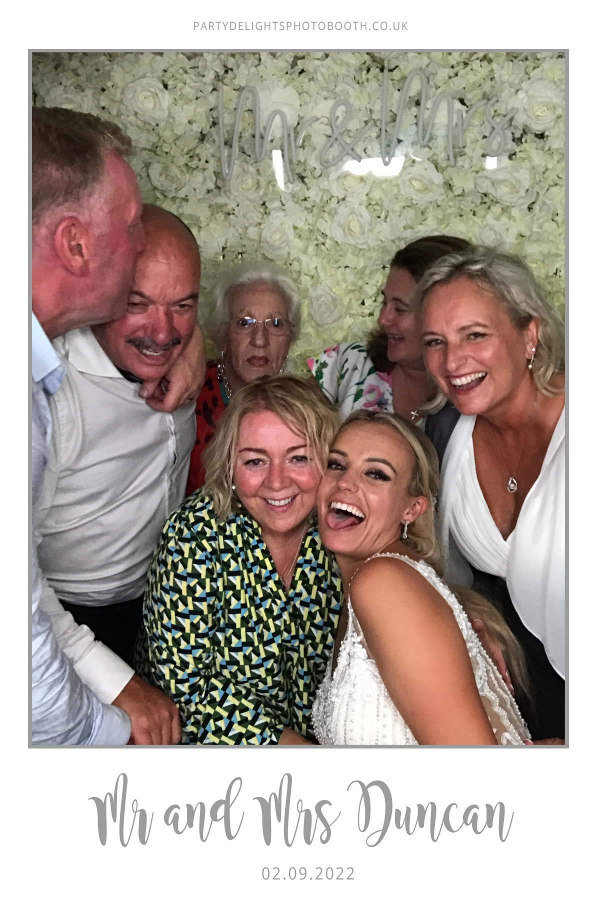 Ryan and Yasmin's Wedding | View more photos from the event at gallery.partydelightsphotobooth.co.uk/u/PartyDelightsPhotoBooth/Ryan-and-Yasmins-Wedding