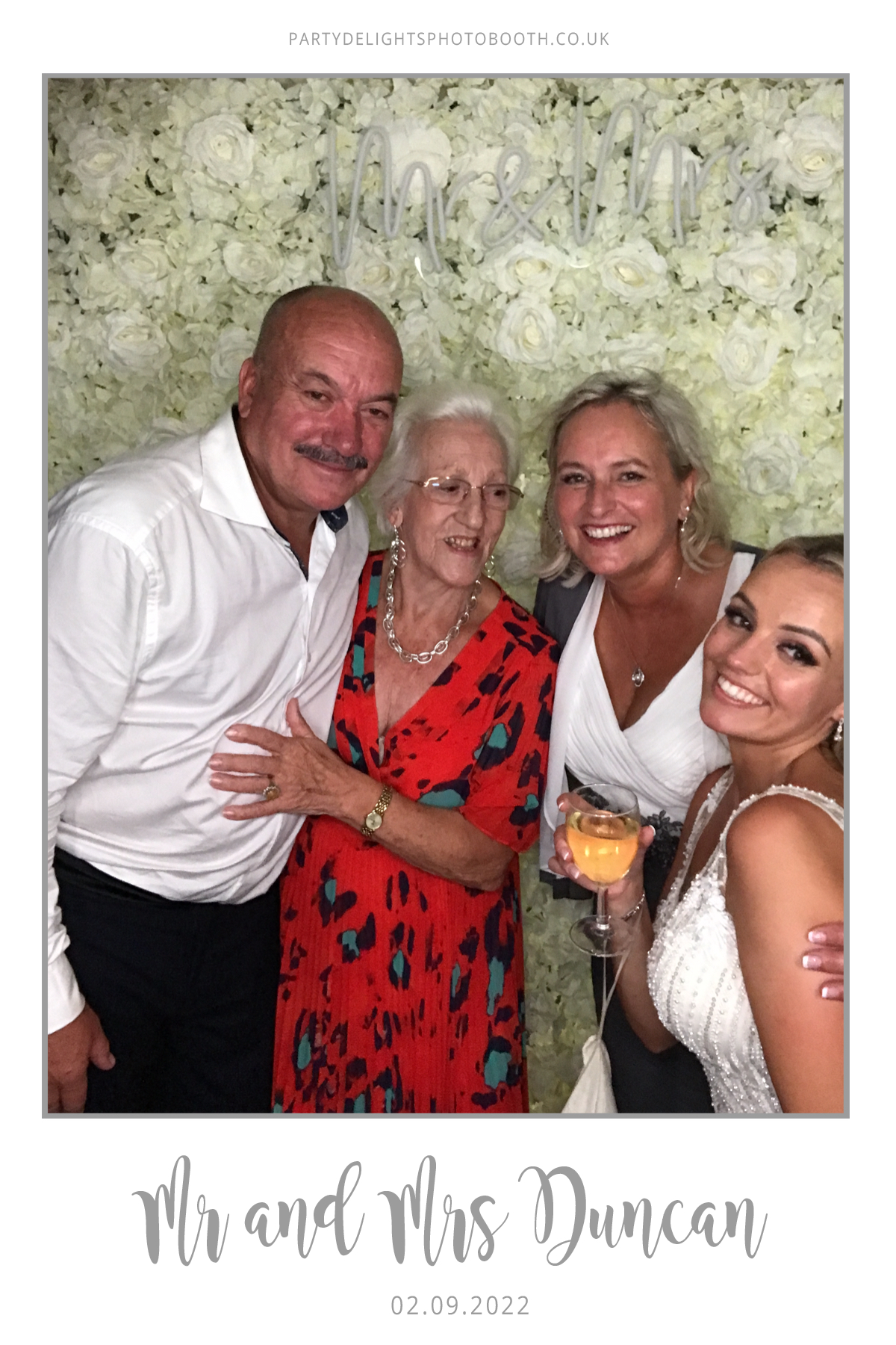 Ryan and Yasmin's Wedding | View more photos from the event at gallery.partydelightsphotobooth.co.uk/u/PartyDelightsPhotoBooth/Ryan-and-Yasmins-Wedding