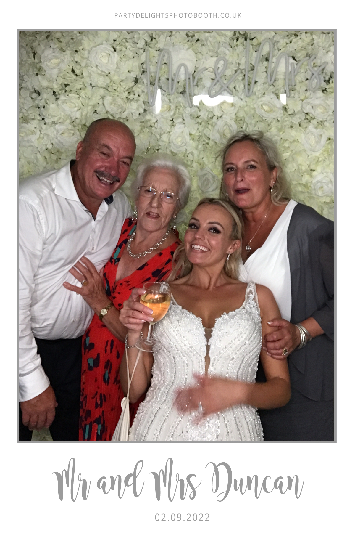 Ryan and Yasmin's Wedding | View more photos from the event at gallery.partydelightsphotobooth.co.uk/u/PartyDelightsPhotoBooth/Ryan-and-Yasmins-Wedding