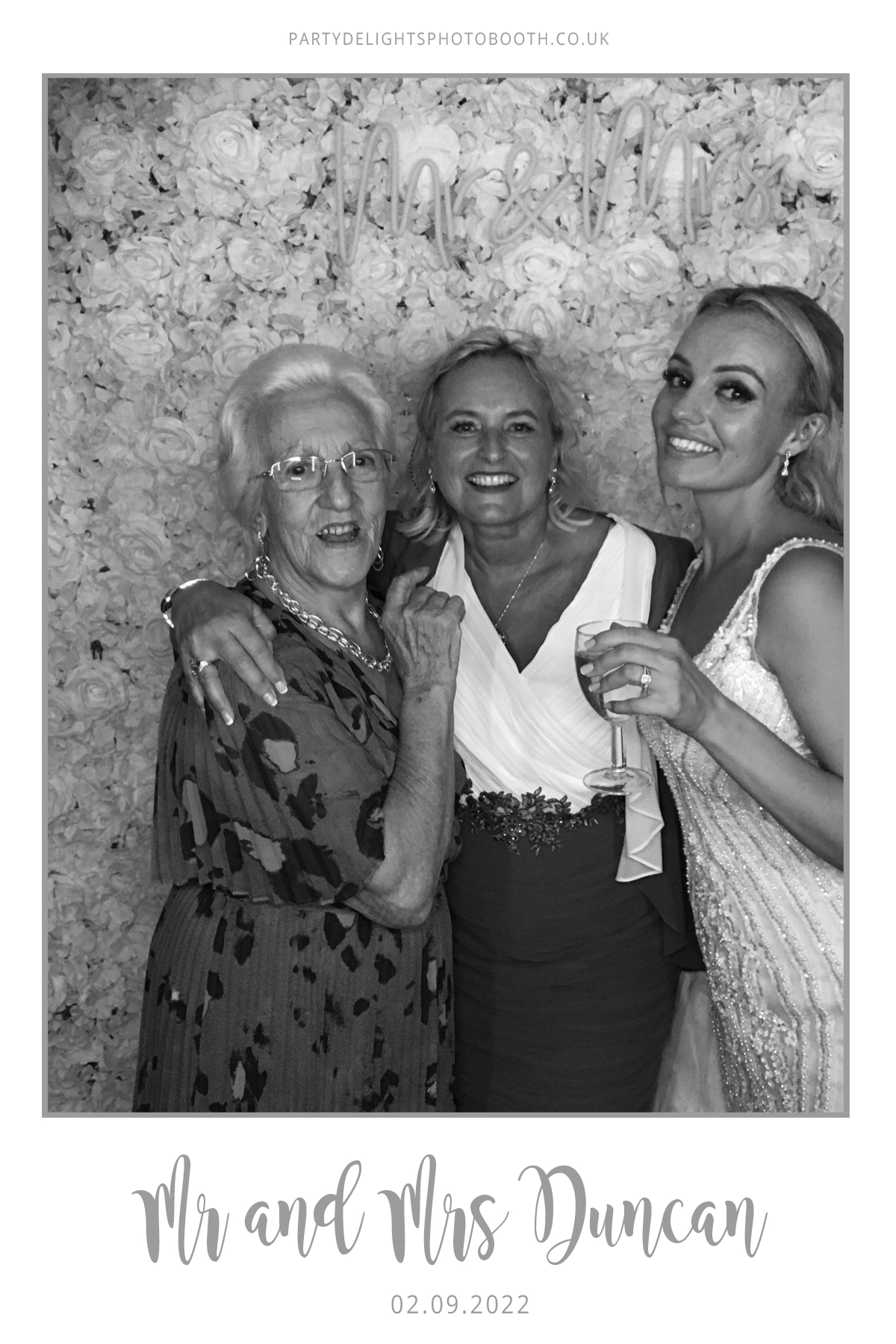 Ryan and Yasmin's Wedding | View more photos from the event at gallery.partydelightsphotobooth.co.uk/u/PartyDelightsPhotoBooth/Ryan-and-Yasmins-Wedding
