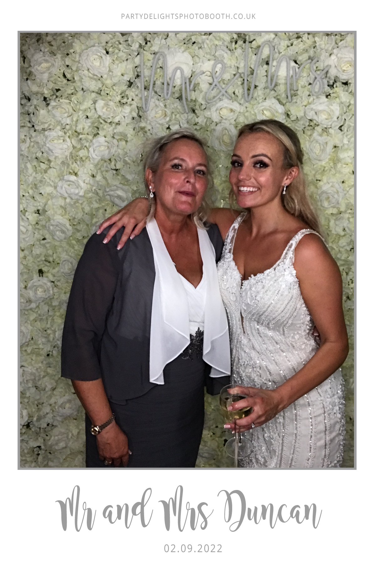 Ryan and Yasmin's Wedding | View more photos from the event at gallery.partydelightsphotobooth.co.uk/u/PartyDelightsPhotoBooth/Ryan-and-Yasmins-Wedding