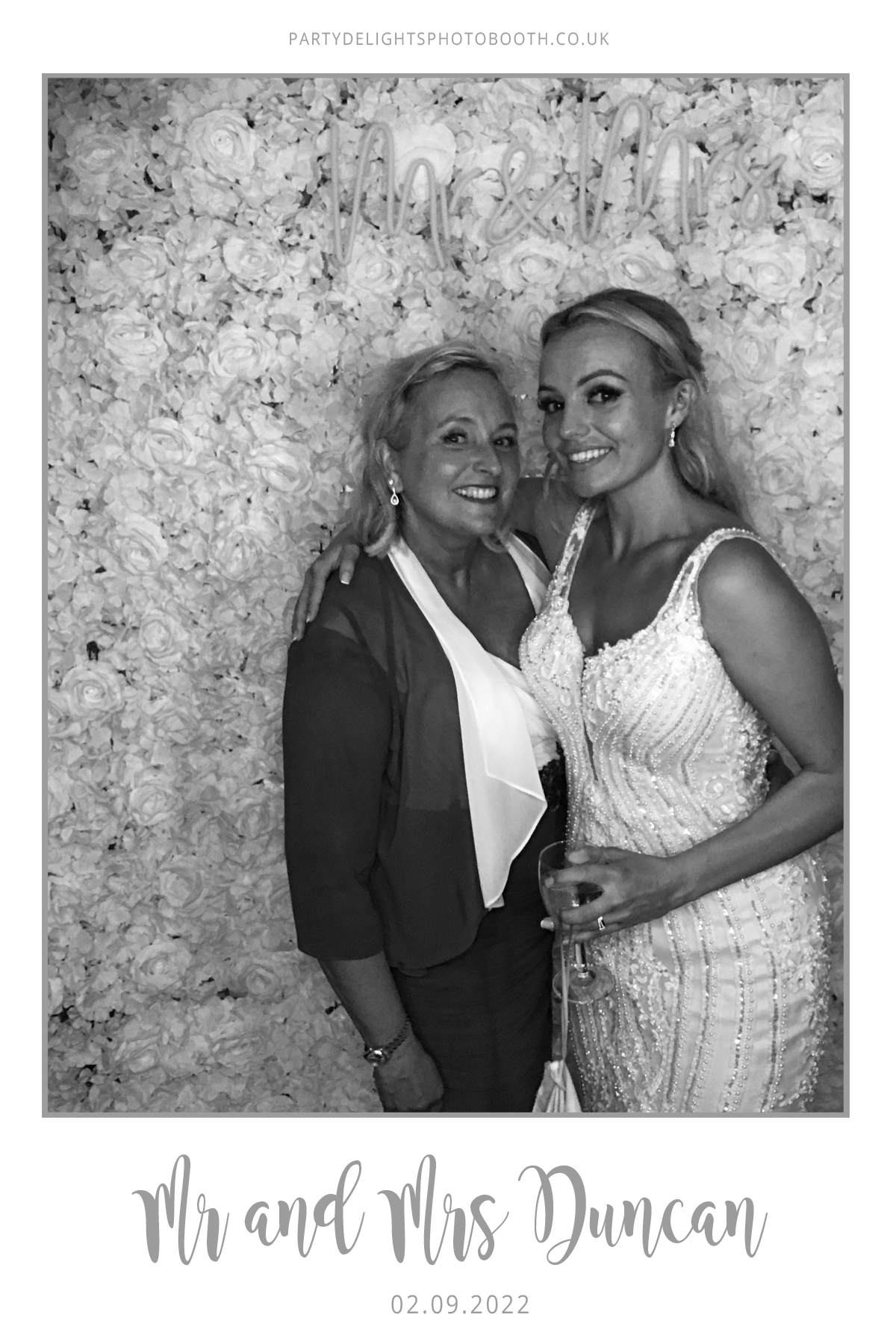 Ryan and Yasmin's Wedding | View more photos from the event at gallery.partydelightsphotobooth.co.uk/u/PartyDelightsPhotoBooth/Ryan-and-Yasmins-Wedding