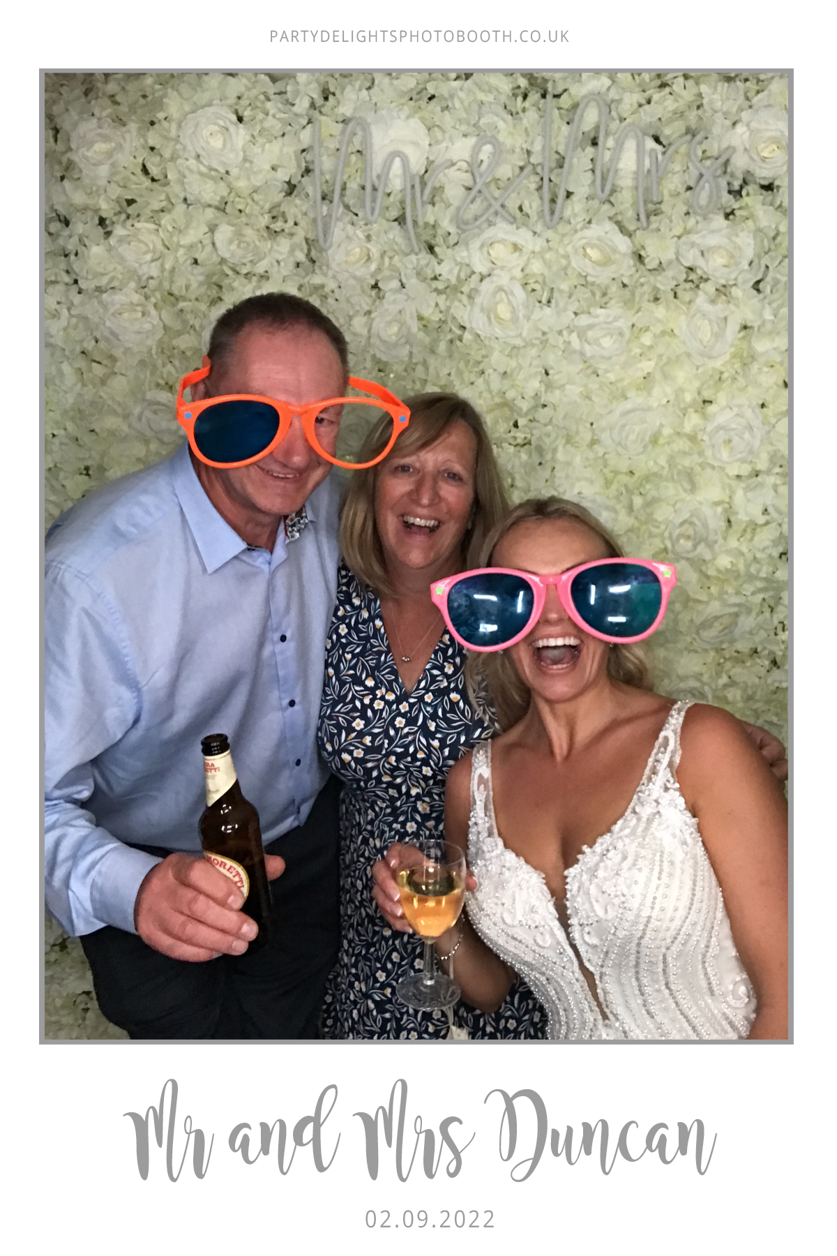 Ryan and Yasmin's Wedding | View more photos from the event at gallery.partydelightsphotobooth.co.uk/u/PartyDelightsPhotoBooth/Ryan-and-Yasmins-Wedding