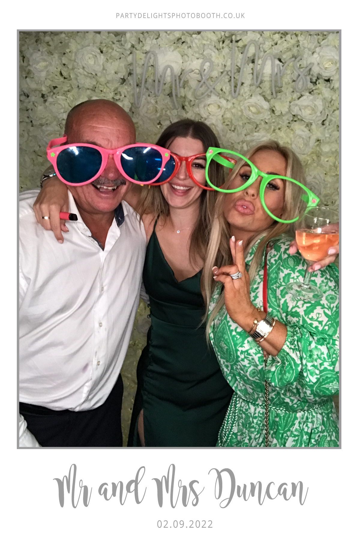 Ryan and Yasmin's Wedding | View more photos from the event at gallery.partydelightsphotobooth.co.uk/u/PartyDelightsPhotoBooth/Ryan-and-Yasmins-Wedding