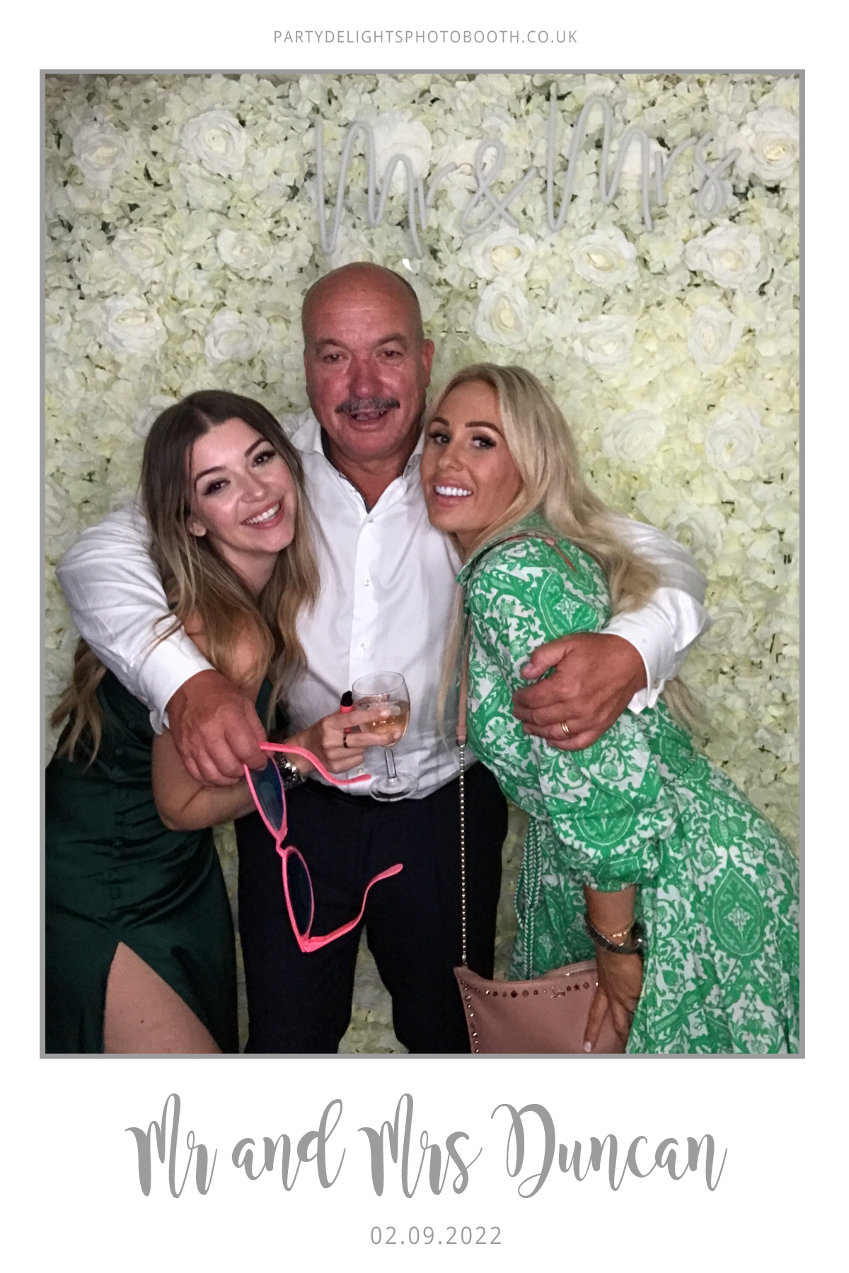 Ryan and Yasmin's Wedding | View more photos from the event at gallery.partydelightsphotobooth.co.uk/u/PartyDelightsPhotoBooth/Ryan-and-Yasmins-Wedding
