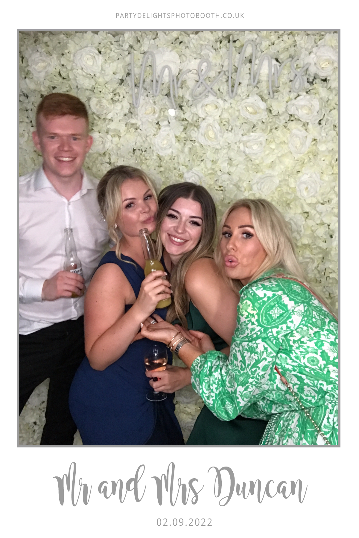 Ryan and Yasmin's Wedding | View more photos from the event at gallery.partydelightsphotobooth.co.uk/u/PartyDelightsPhotoBooth/Ryan-and-Yasmins-Wedding