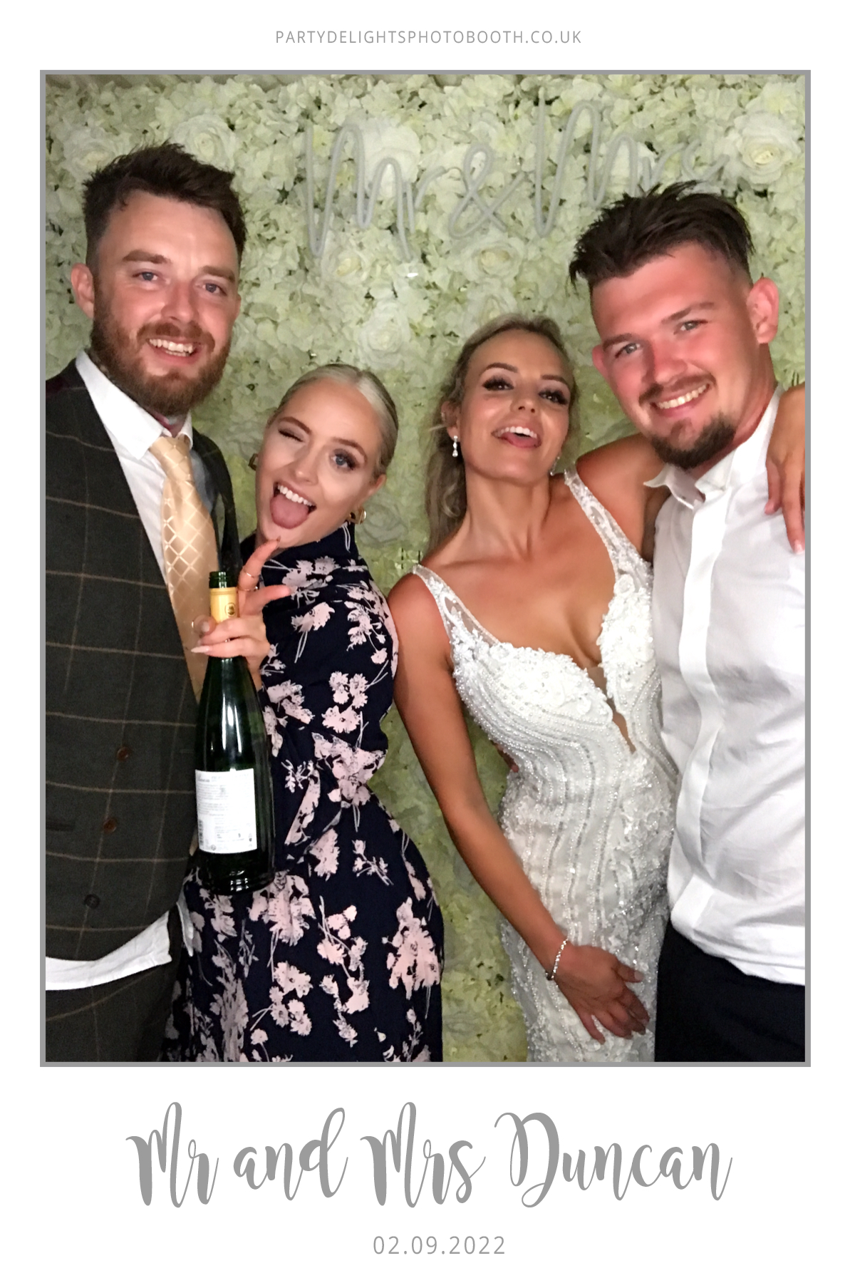 Ryan and Yasmin's Wedding | View more photos from the event at gallery.partydelightsphotobooth.co.uk/u/PartyDelightsPhotoBooth/Ryan-and-Yasmins-Wedding