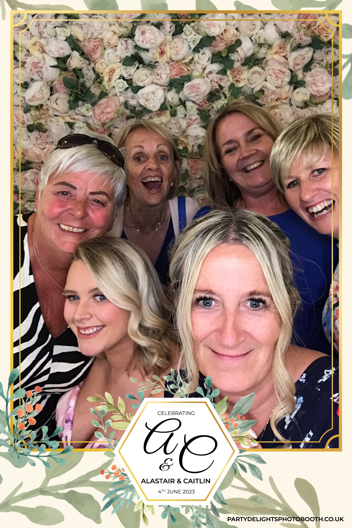 Caitlin & Al’s Wedding | View more photos from the event at gallery.partydelightsphotobooth.co.uk/u/PartyDelightsPhotoBooth/Caitlin-Al’s-Wedding