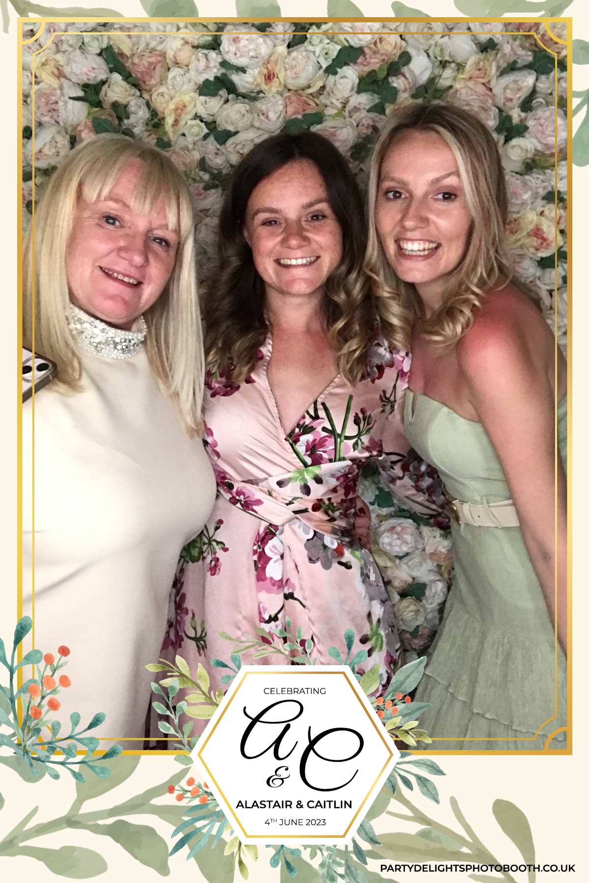 Caitlin & Al’s Wedding | View more photos from the event at gallery.partydelightsphotobooth.co.uk/u/PartyDelightsPhotoBooth/Caitlin-Al’s-Wedding