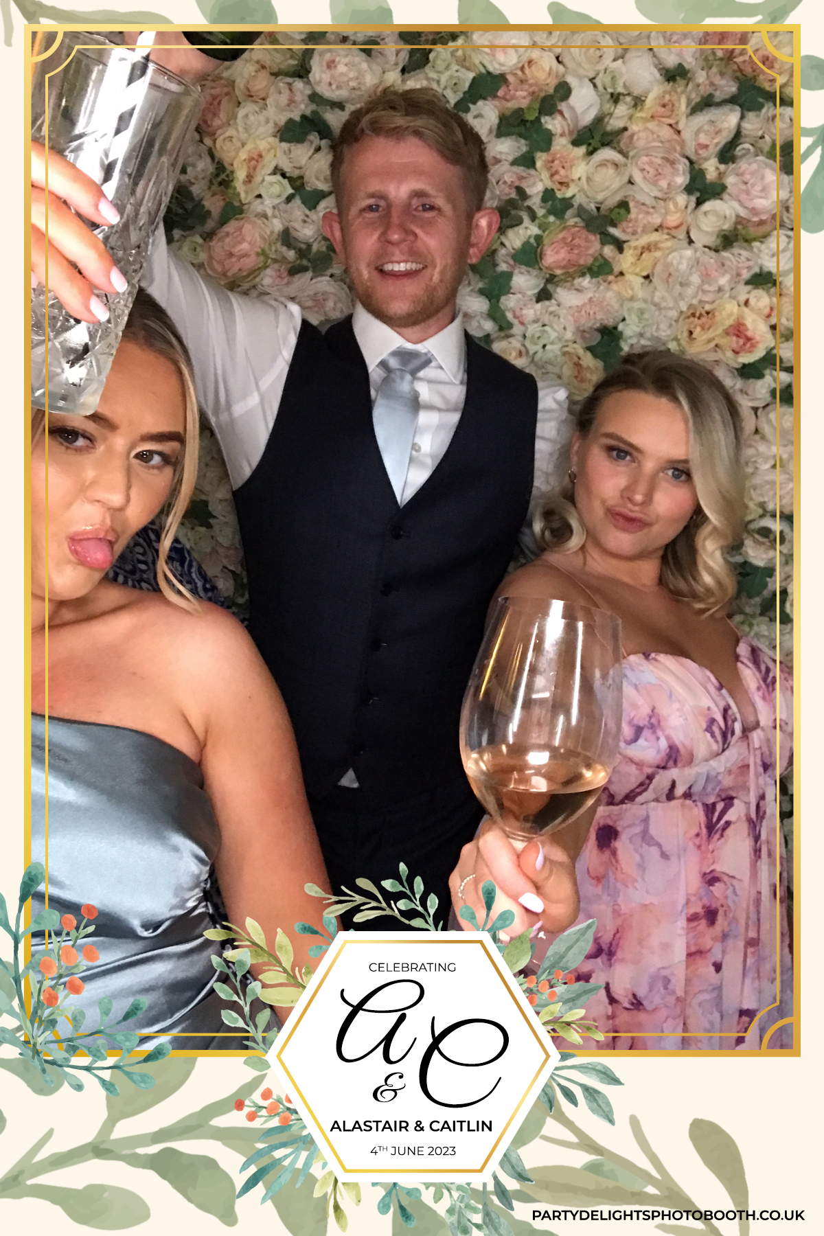 Caitlin & Al’s Wedding | View more photos from the event at gallery.partydelightsphotobooth.co.uk/u/PartyDelightsPhotoBooth/Caitlin-Al’s-Wedding