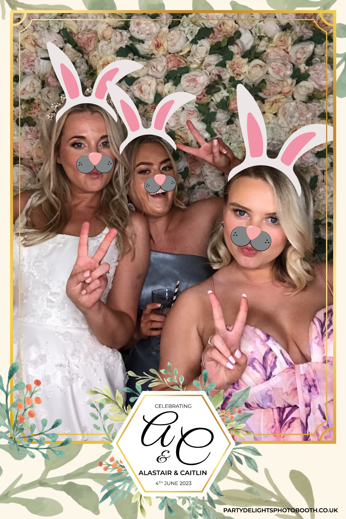 Caitlin & Al’s Wedding | View more photos from the event at gallery.partydelightsphotobooth.co.uk/u/PartyDelightsPhotoBooth/Caitlin-Al’s-Wedding