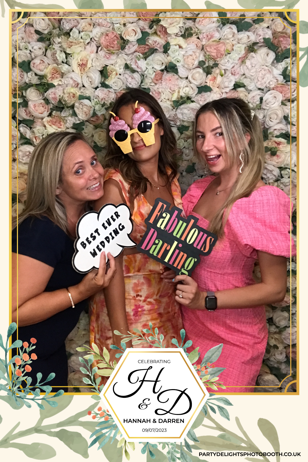Darren and Hannah’s Wedding | View more photos from the event at gallery.partydelightsphotobooth.co.uk/u/PartyDelightsPhotoBooth/Darren-and-Hannah’s-Wedding