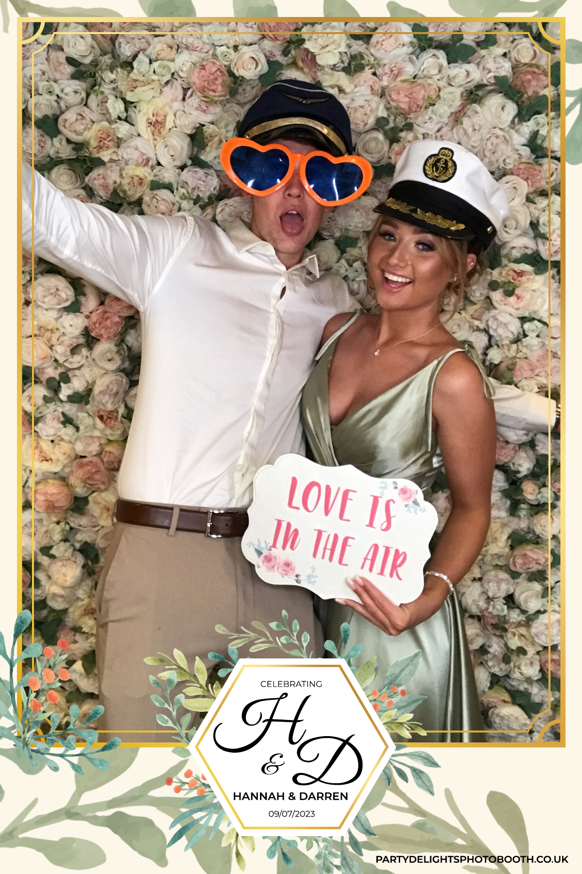 Darren and Hannah’s Wedding | View more photos from the event at gallery.partydelightsphotobooth.co.uk/u/PartyDelightsPhotoBooth/Darren-and-Hannah’s-Wedding