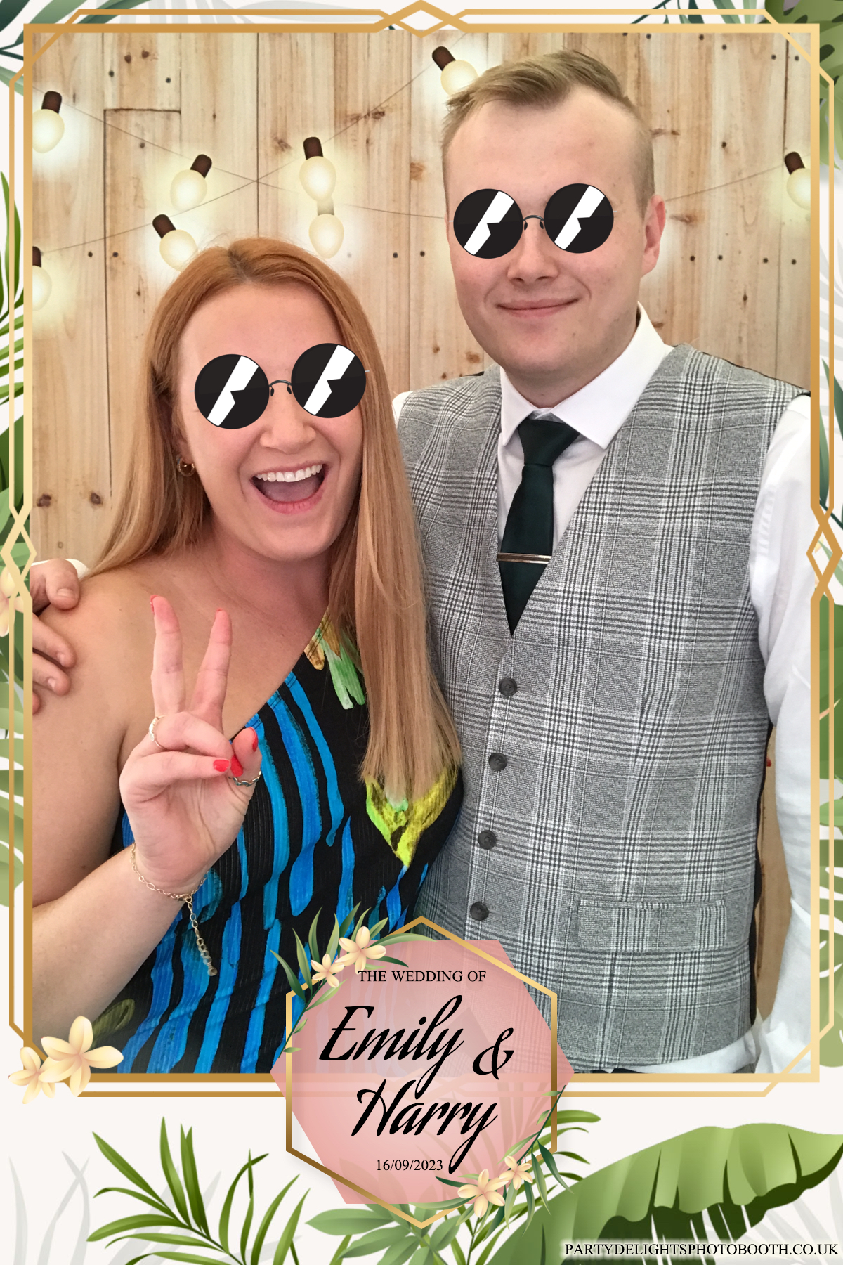 Emily & Harry's wedding | View more photos from the event at gallery.partydelightsphotobooth.co.uk/u/PartyDelightsPhotoBooth/Emily-Harrys-wedding