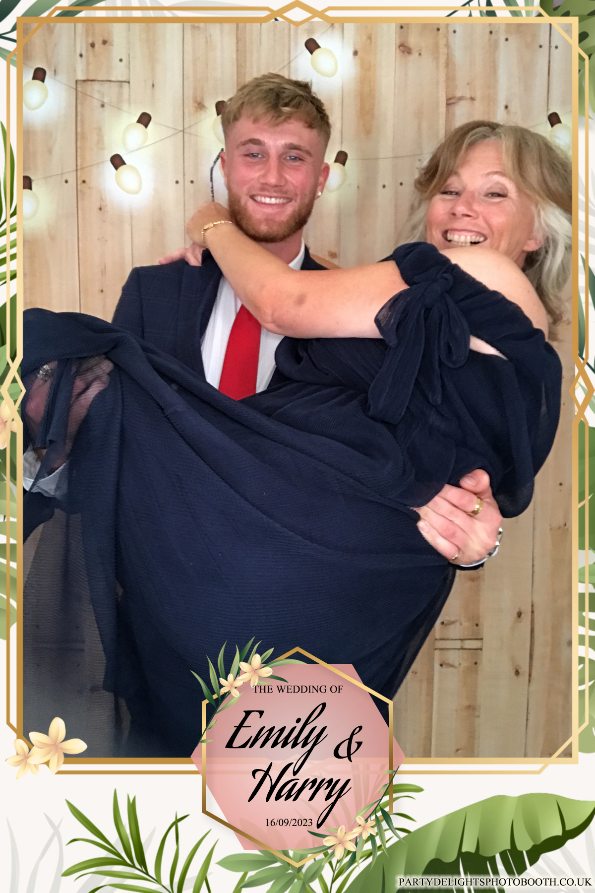 Emily & Harry's wedding | View more photos from the event at gallery.partydelightsphotobooth.co.uk/u/PartyDelightsPhotoBooth/Emily-Harrys-wedding