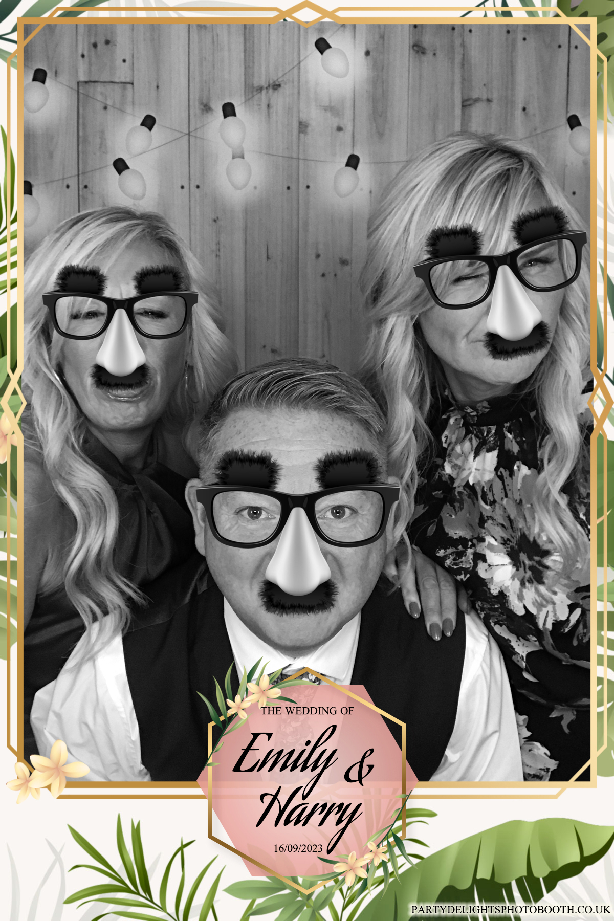 Emily & Harry's wedding | View more photos from the event at gallery.partydelightsphotobooth.co.uk/u/PartyDelightsPhotoBooth/Emily-Harrys-wedding