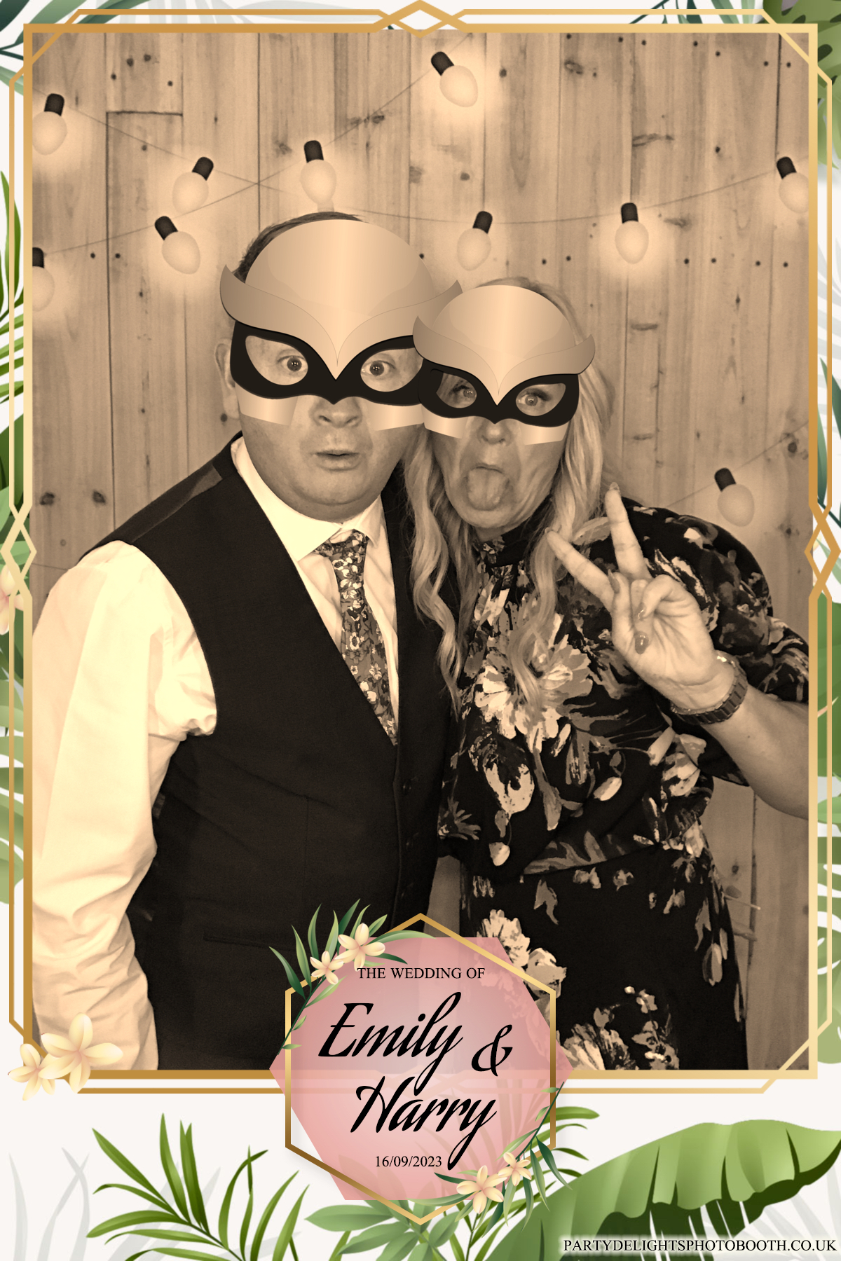 Emily & Harry's wedding | View more photos from the event at gallery.partydelightsphotobooth.co.uk/u/PartyDelightsPhotoBooth/Emily-Harrys-wedding