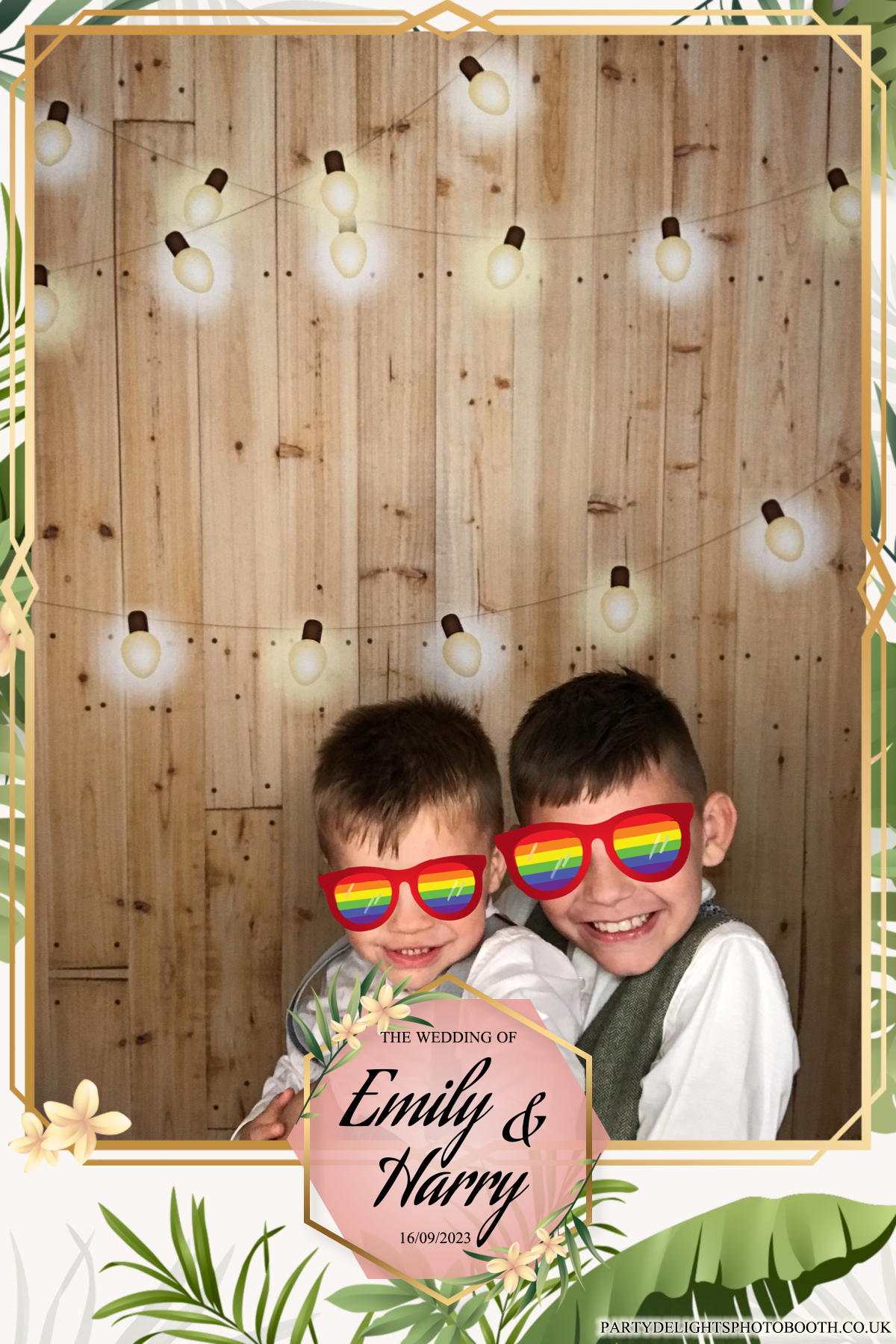 Emily & Harry's wedding | View more photos from the event at gallery.partydelightsphotobooth.co.uk/u/PartyDelightsPhotoBooth/Emily-Harrys-wedding
