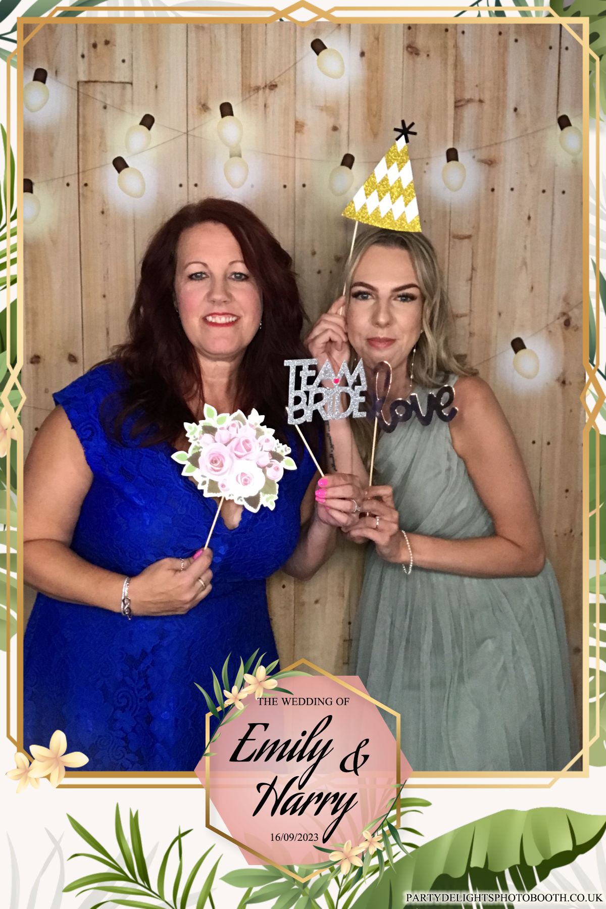 Emily & Harry's wedding | View more photos from the event at gallery.partydelightsphotobooth.co.uk/u/PartyDelightsPhotoBooth/Emily-Harrys-wedding