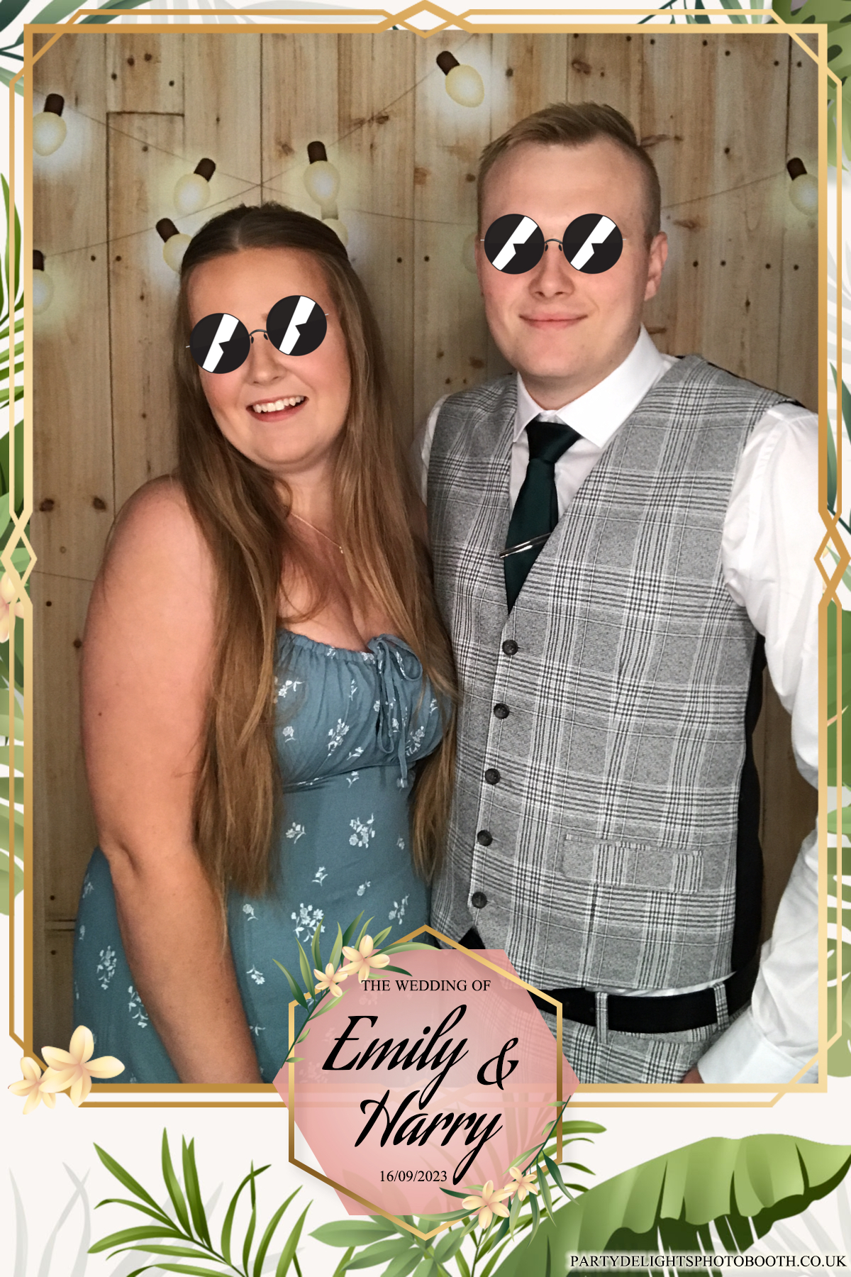 Emily & Harry's wedding | View more photos from the event at gallery.partydelightsphotobooth.co.uk/u/PartyDelightsPhotoBooth/Emily-Harrys-wedding