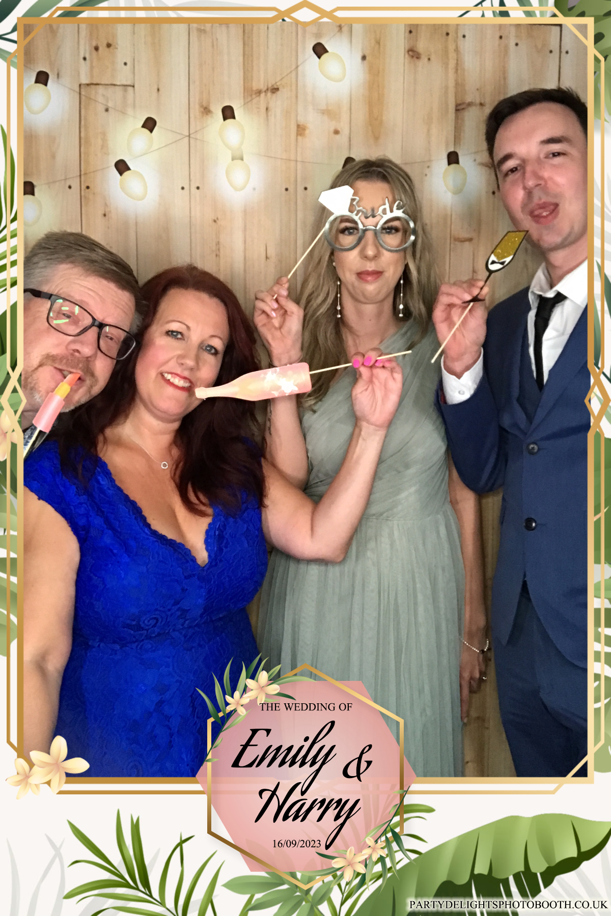 Emily & Harry's wedding | View more photos from the event at gallery.partydelightsphotobooth.co.uk/u/PartyDelightsPhotoBooth/Emily-Harrys-wedding