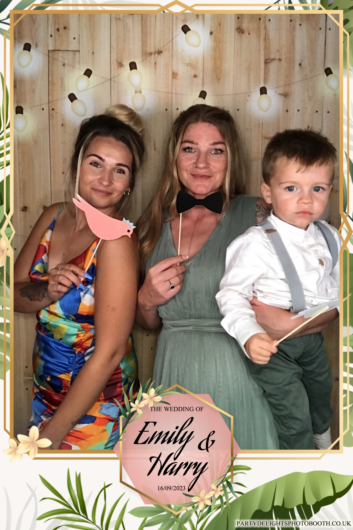 Emily & Harry's wedding | View more photos from the event at gallery.partydelightsphotobooth.co.uk/u/PartyDelightsPhotoBooth/Emily-Harrys-wedding