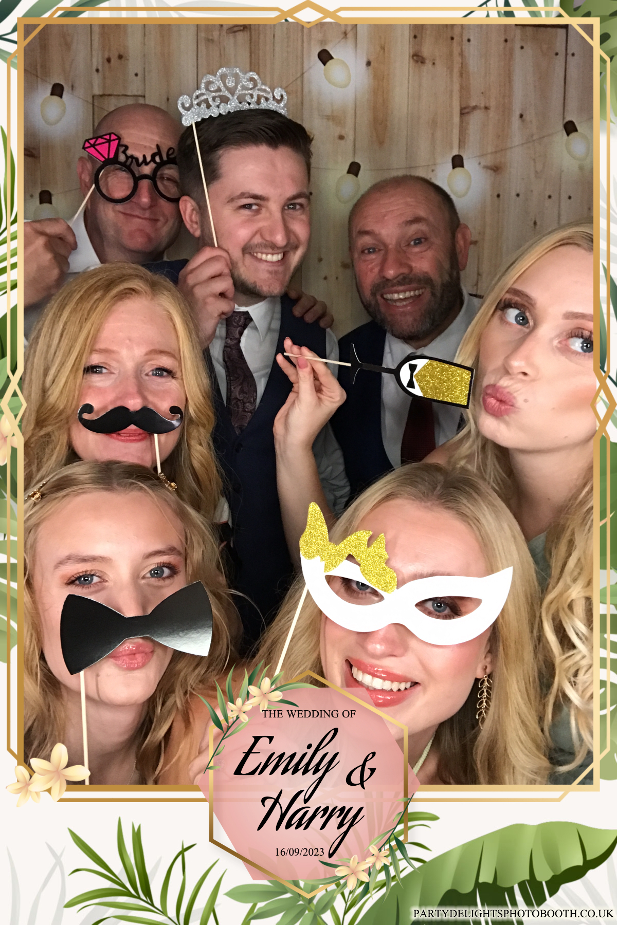Emily & Harry's wedding | View more photos from the event at gallery.partydelightsphotobooth.co.uk/u/PartyDelightsPhotoBooth/Emily-Harrys-wedding