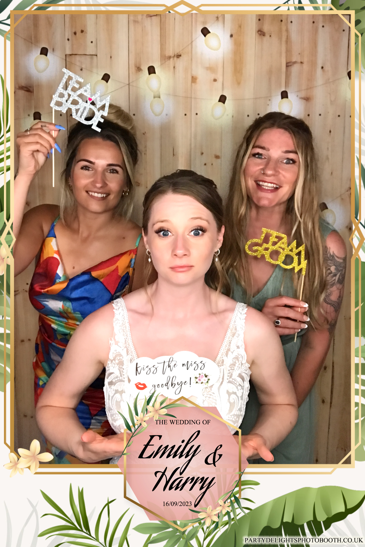 Emily & Harry's wedding | View more photos from the event at gallery.partydelightsphotobooth.co.uk/u/PartyDelightsPhotoBooth/Emily-Harrys-wedding