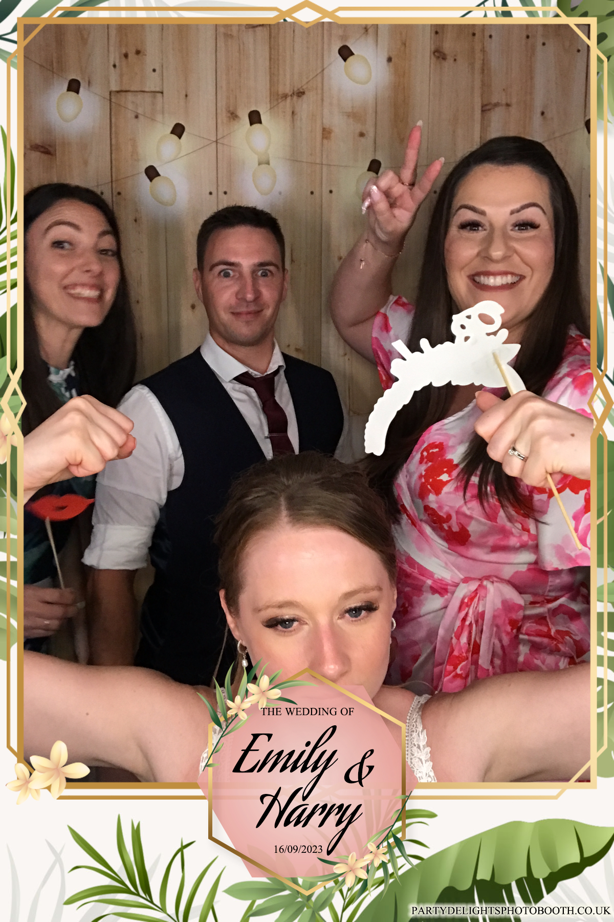 Emily & Harry's wedding | View more photos from the event at gallery.partydelightsphotobooth.co.uk/u/PartyDelightsPhotoBooth/Emily-Harrys-wedding
