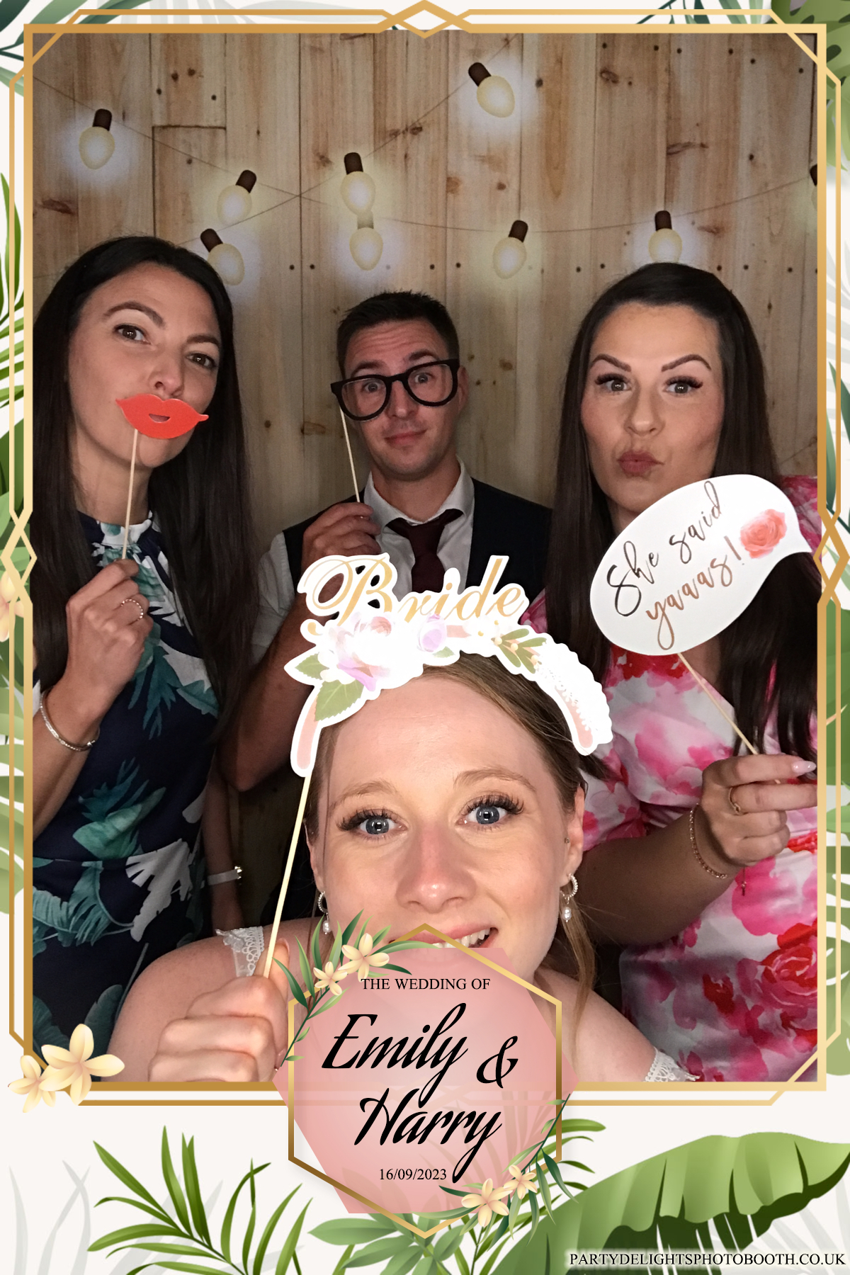 Emily & Harry's wedding | View more photos from the event at gallery.partydelightsphotobooth.co.uk/u/PartyDelightsPhotoBooth/Emily-Harrys-wedding