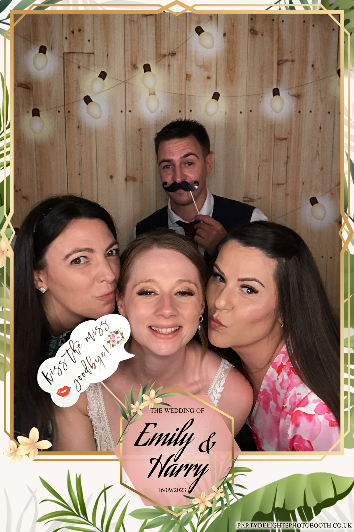 Emily & Harry's wedding | View more photos from the event at gallery.partydelightsphotobooth.co.uk/u/PartyDelightsPhotoBooth/Emily-Harrys-wedding