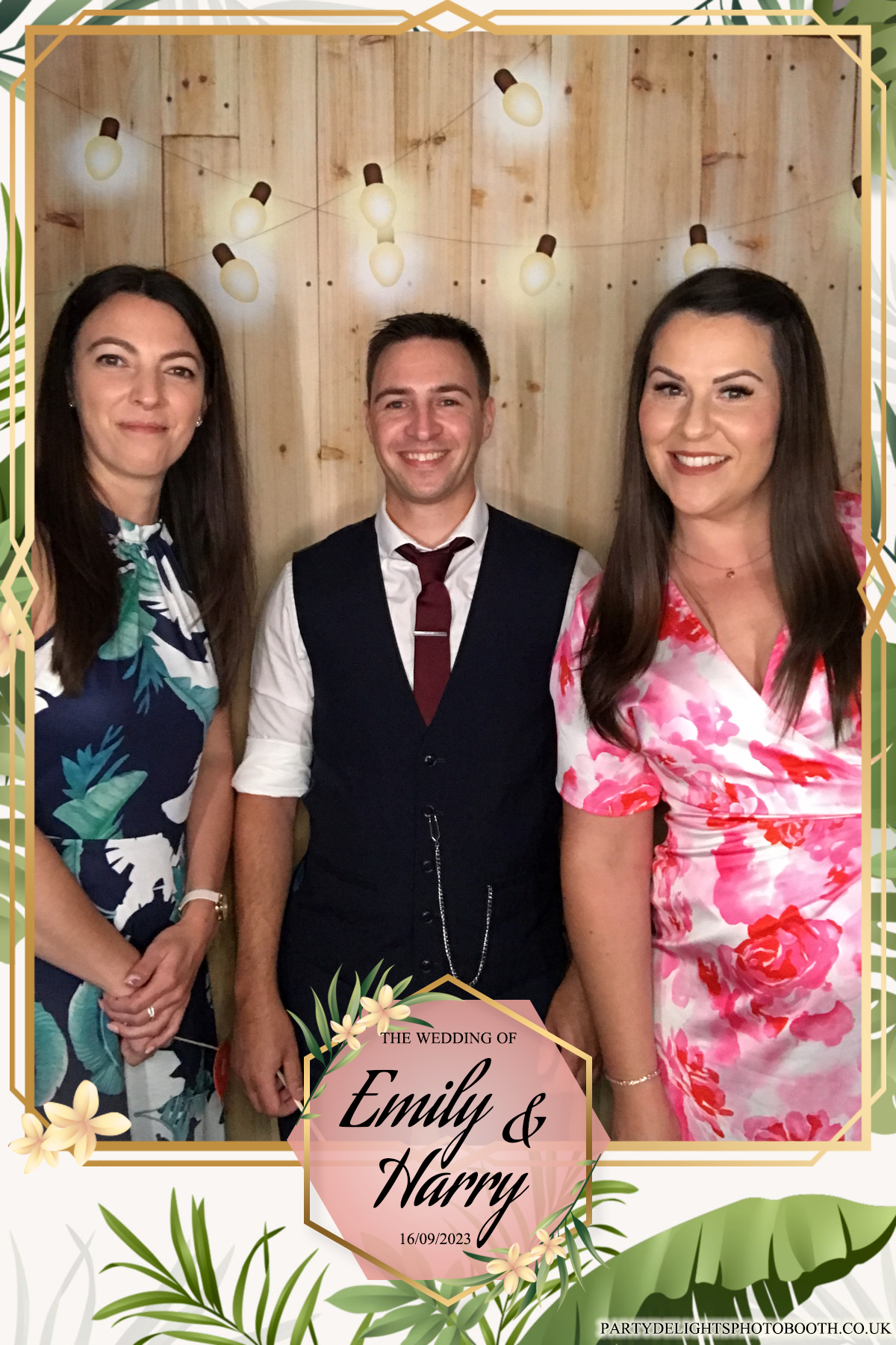 Emily & Harry's wedding | View more photos from the event at gallery.partydelightsphotobooth.co.uk/u/PartyDelightsPhotoBooth/Emily-Harrys-wedding