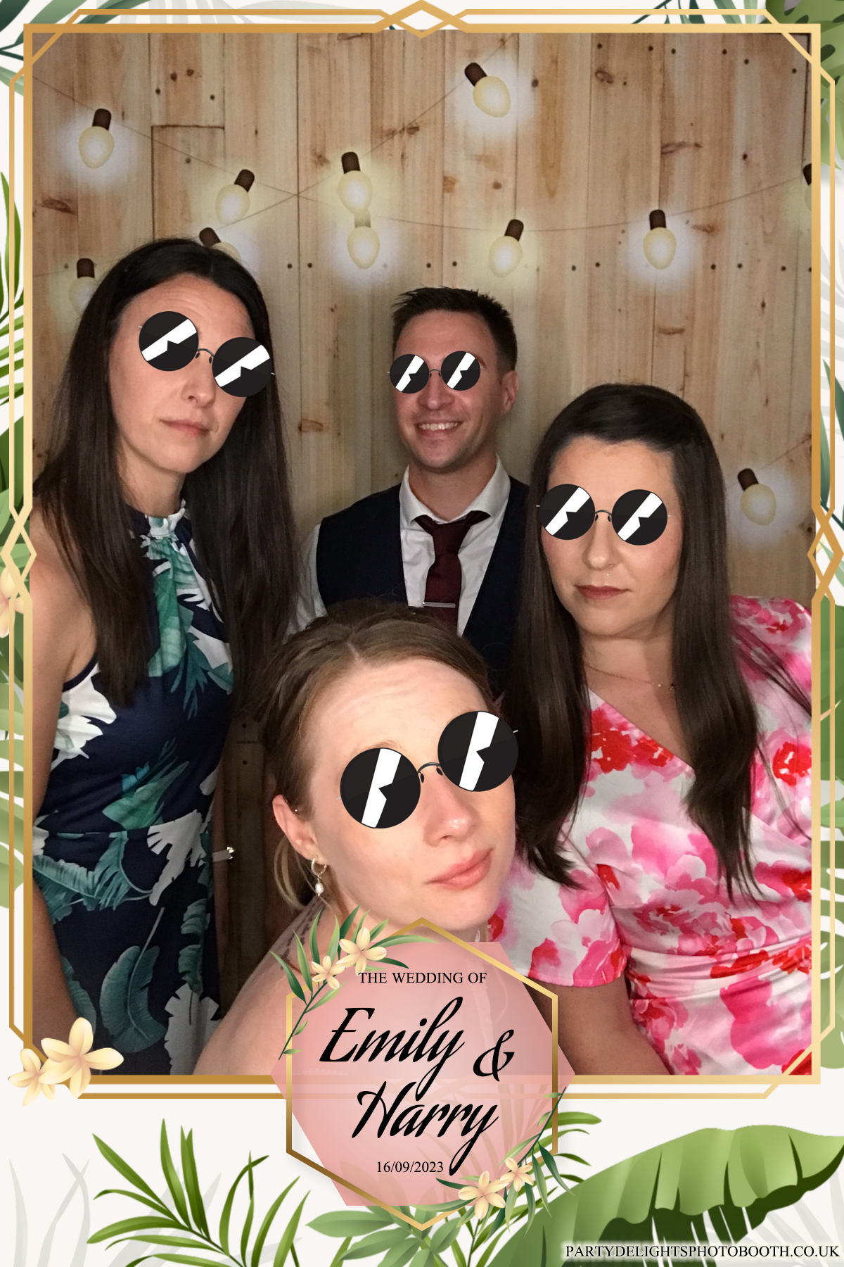 Emily & Harry's wedding | View more photos from the event at gallery.partydelightsphotobooth.co.uk/u/PartyDelightsPhotoBooth/Emily-Harrys-wedding