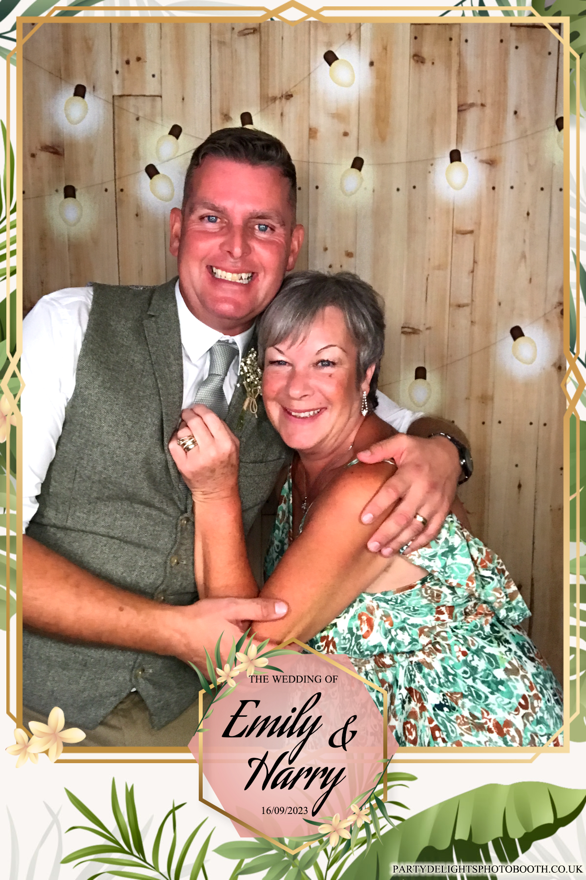 Emily & Harry's wedding | View more photos from the event at gallery.partydelightsphotobooth.co.uk/u/PartyDelightsPhotoBooth/Emily-Harrys-wedding