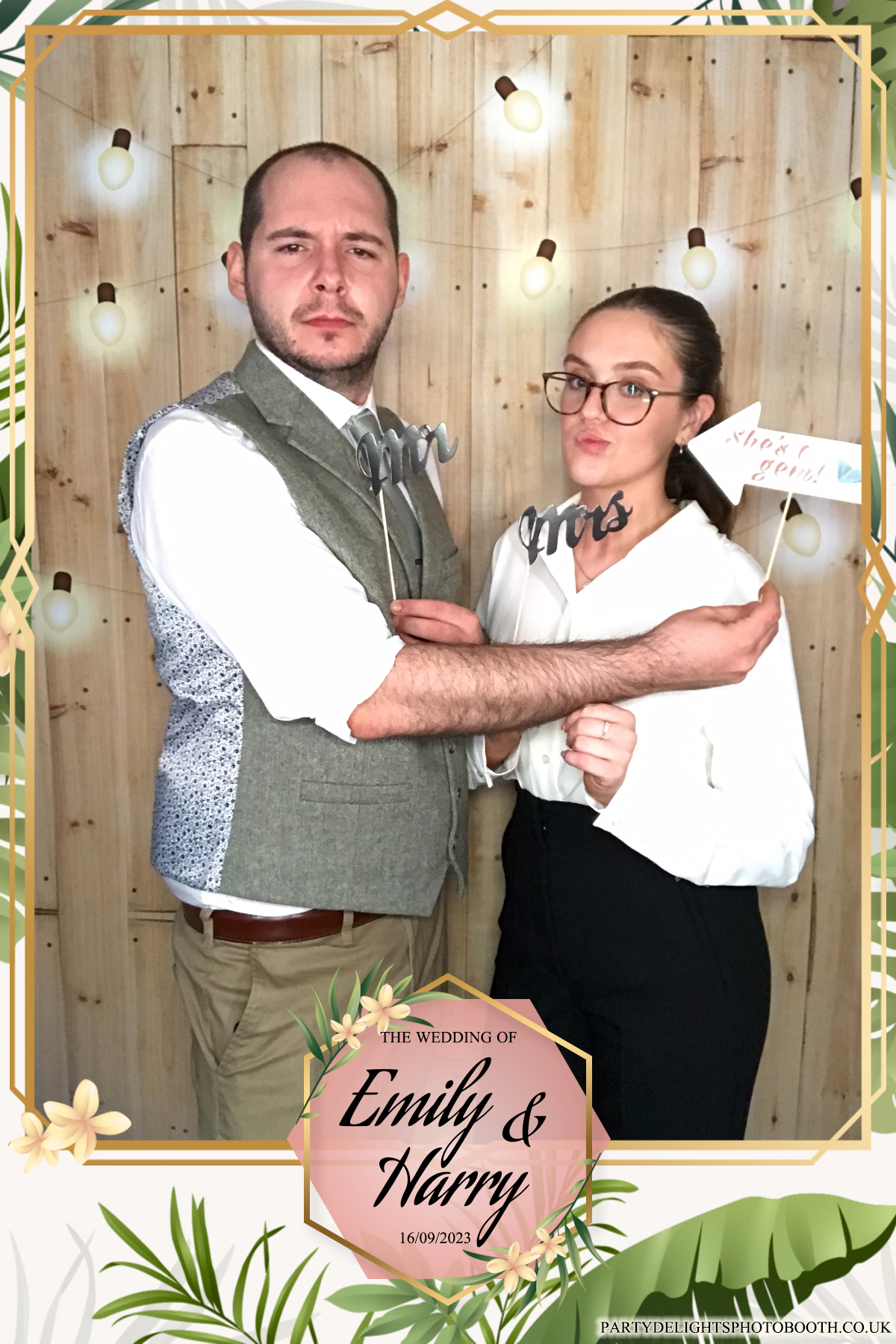 Emily & Harry's wedding | View more photos from the event at gallery.partydelightsphotobooth.co.uk/u/PartyDelightsPhotoBooth/Emily-Harrys-wedding