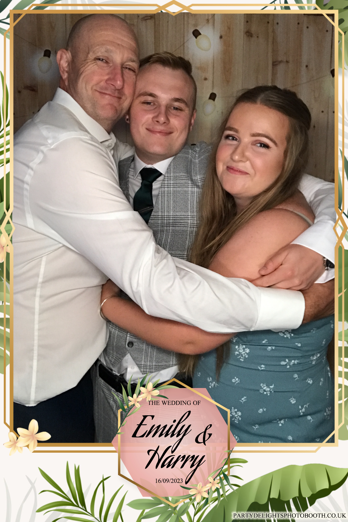 Emily & Harry's wedding | View more photos from the event at gallery.partydelightsphotobooth.co.uk/u/PartyDelightsPhotoBooth/Emily-Harrys-wedding