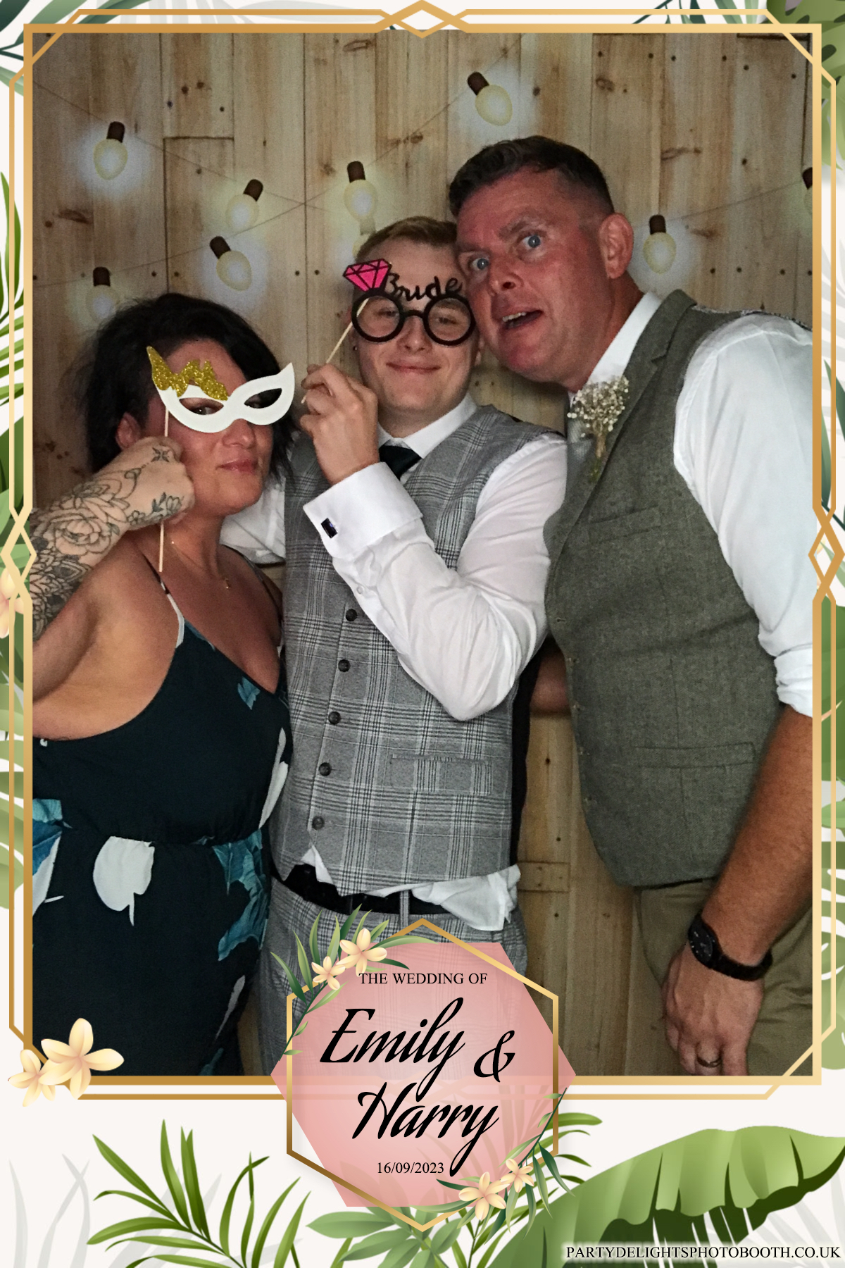 Emily & Harry's wedding | View more photos from the event at gallery.partydelightsphotobooth.co.uk/u/PartyDelightsPhotoBooth/Emily-Harrys-wedding