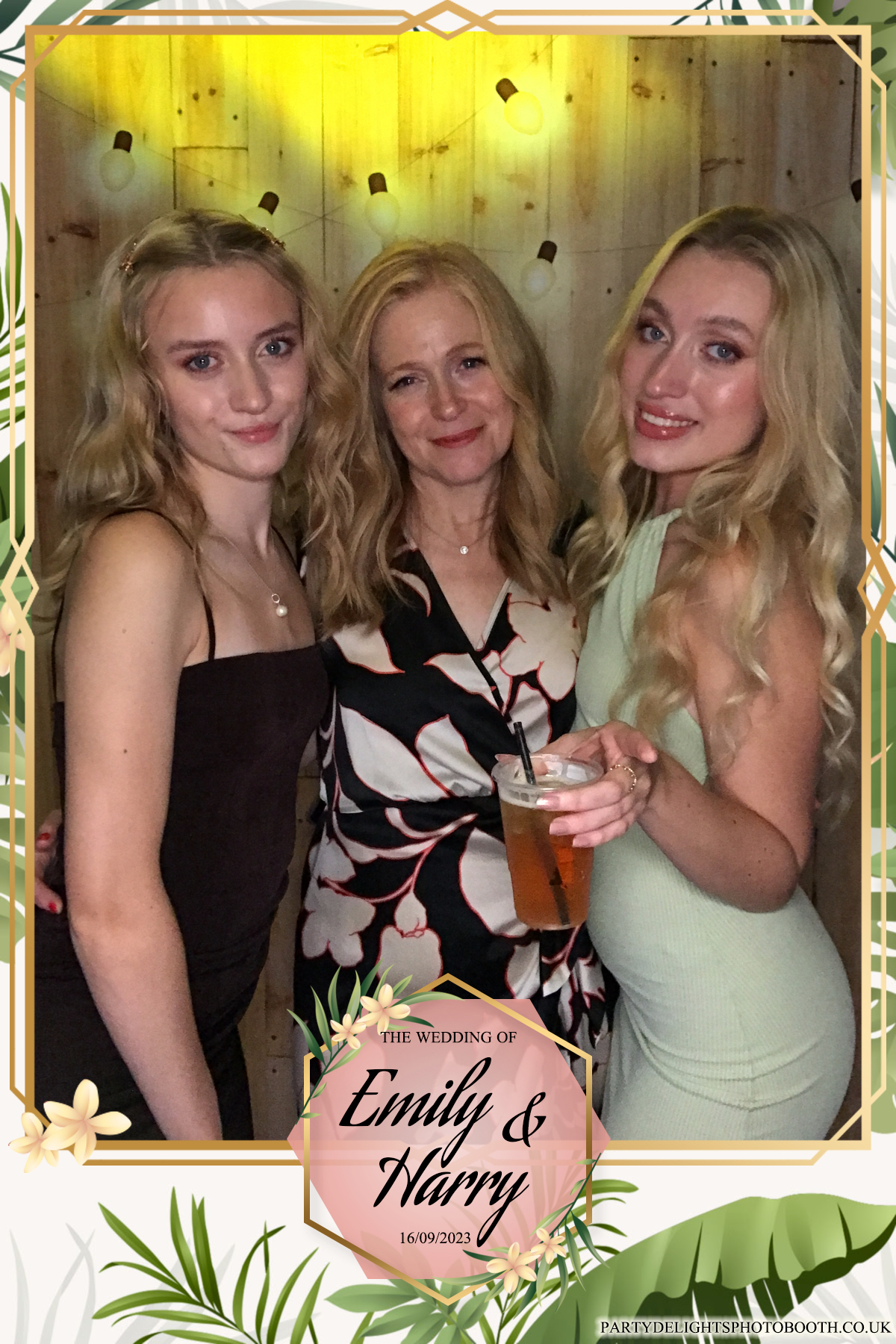 Emily & Harry's wedding | View more photos from the event at gallery.partydelightsphotobooth.co.uk/u/PartyDelightsPhotoBooth/Emily-Harrys-wedding