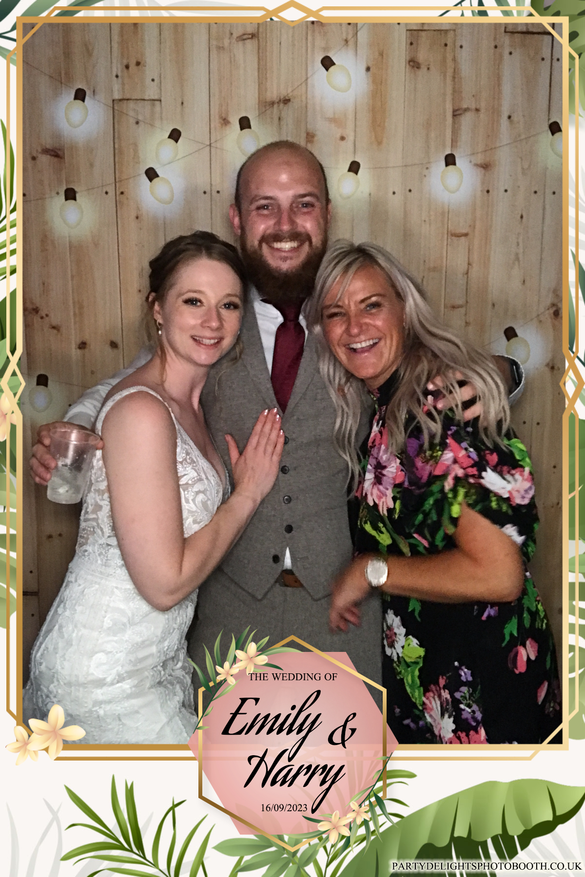 Emily & Harry's wedding | View more photos from the event at gallery.partydelightsphotobooth.co.uk/u/PartyDelightsPhotoBooth/Emily-Harrys-wedding