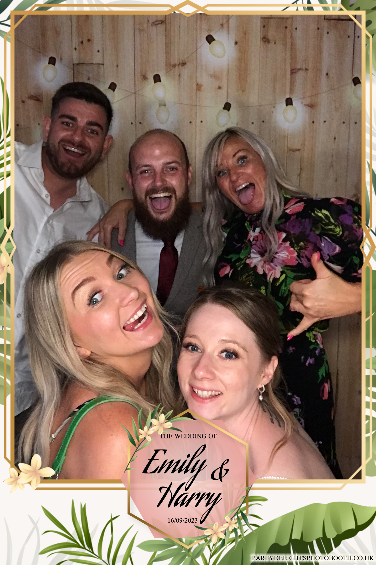 Emily & Harry's wedding | View more photos from the event at gallery.partydelightsphotobooth.co.uk/u/PartyDelightsPhotoBooth/Emily-Harrys-wedding