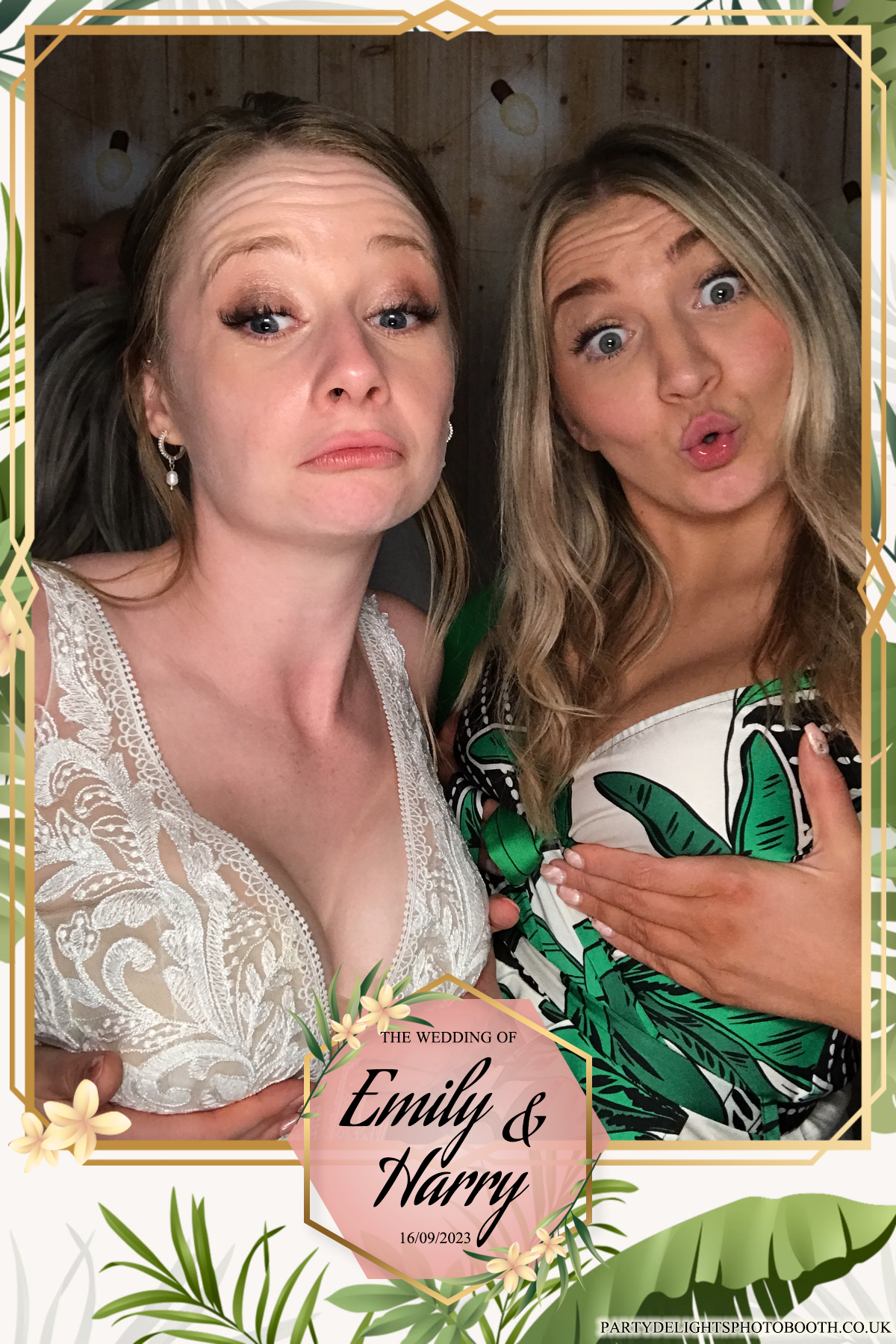 Emily & Harry's wedding | View more photos from the event at gallery.partydelightsphotobooth.co.uk/u/PartyDelightsPhotoBooth/Emily-Harrys-wedding