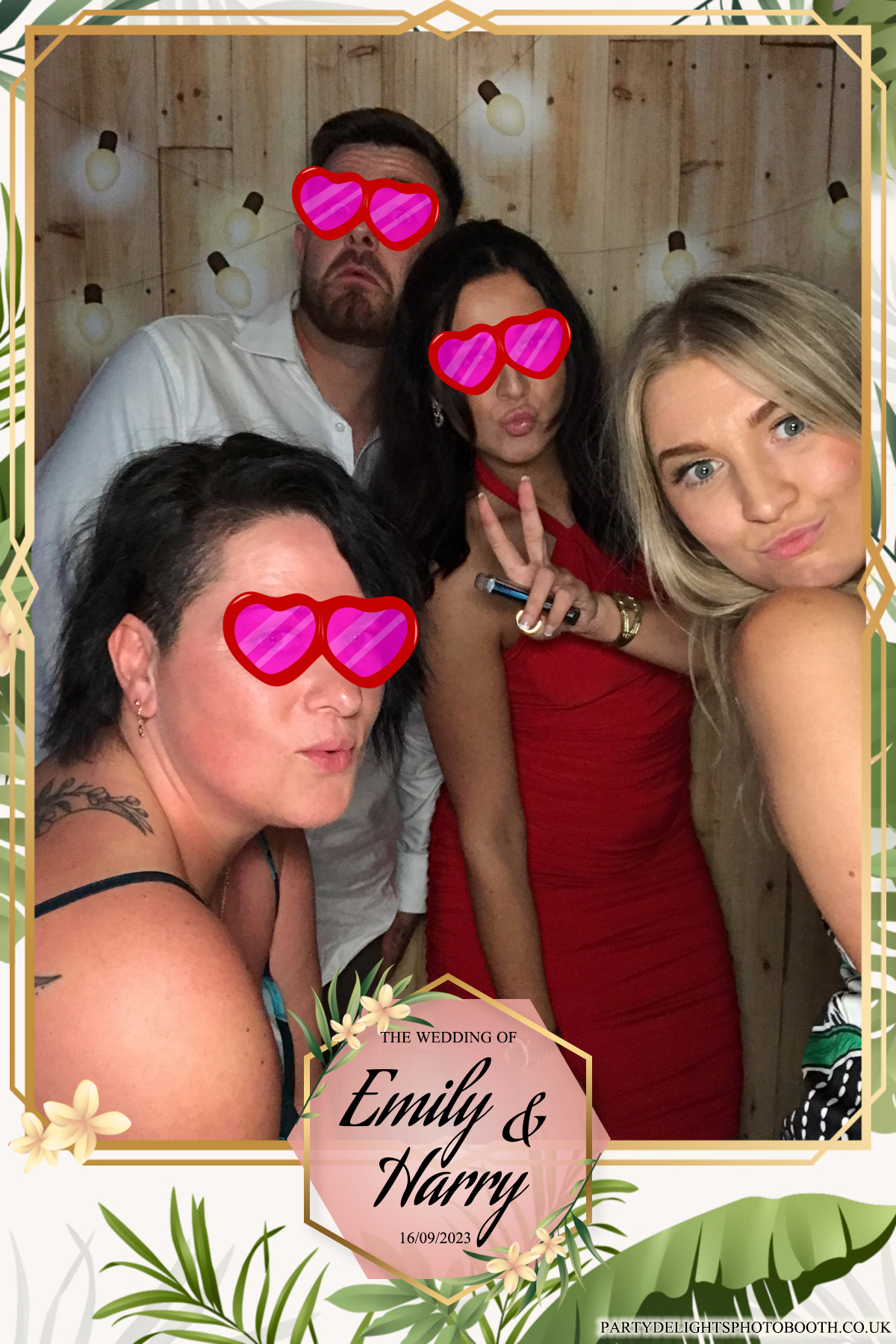 Emily & Harry's wedding | View more photos from the event at gallery.partydelightsphotobooth.co.uk/u/PartyDelightsPhotoBooth/Emily-Harrys-wedding