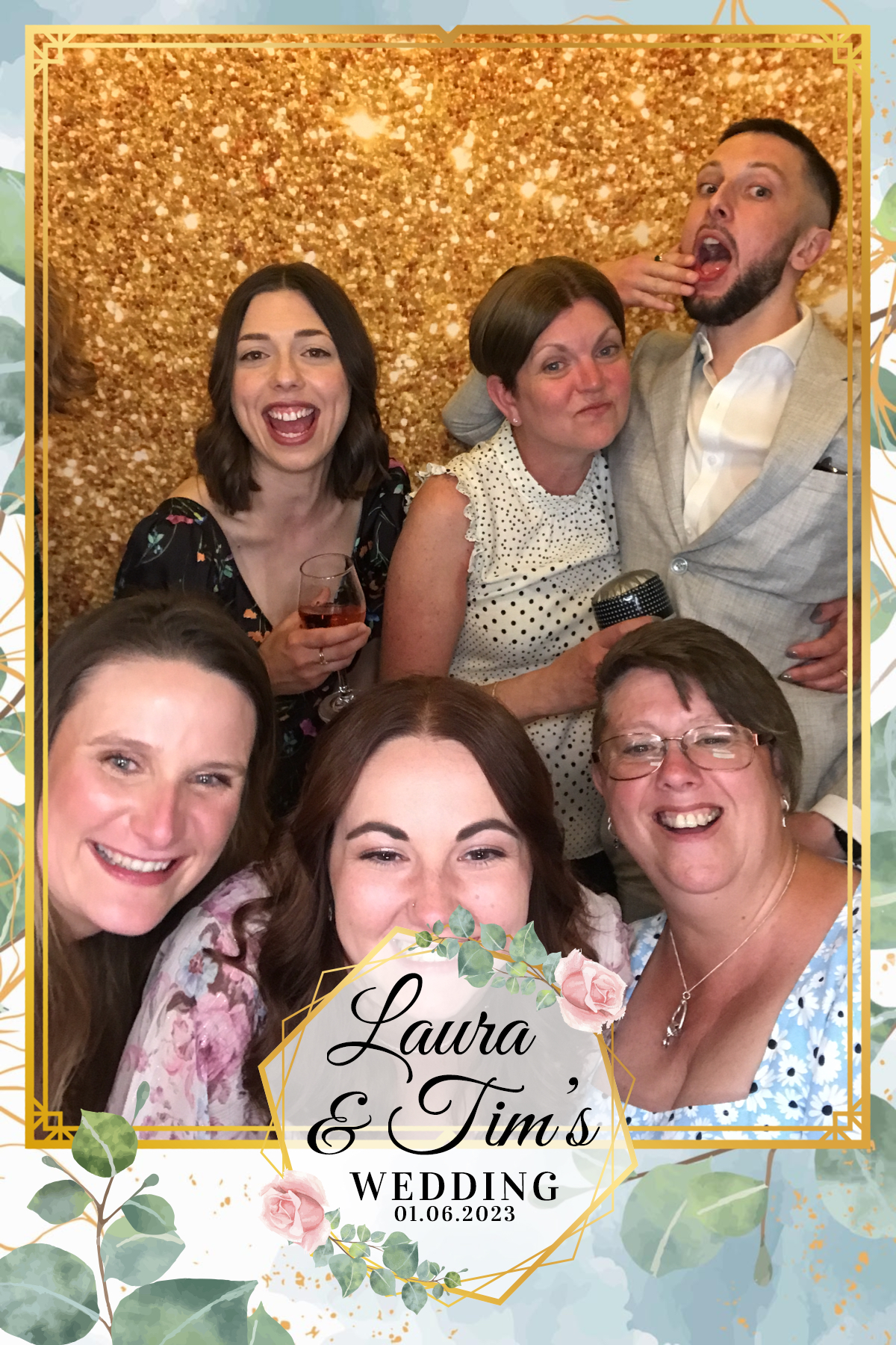 Laura & Tim's Wedding | View more photos from the event at gallery.partydelightsphotobooth.co.uk/u/PartyDelightsPhotoBooth/Laura-Tims-Wedding