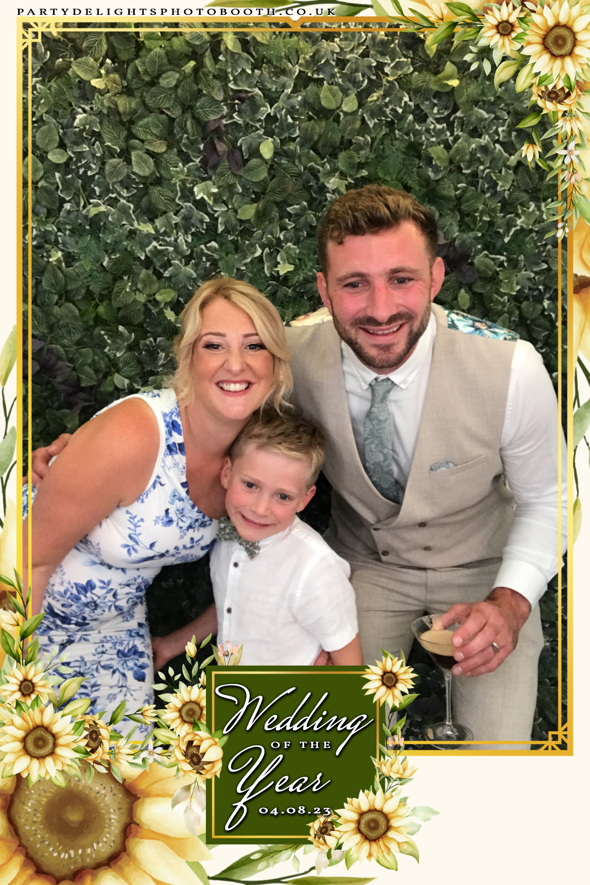 Tony and Lily’s wedding | View more photos from the event at gallery.partydelightsphotobooth.co.uk/u/PartyDelightsPhotoBooth/Tony-and-Lily’s-wedding
