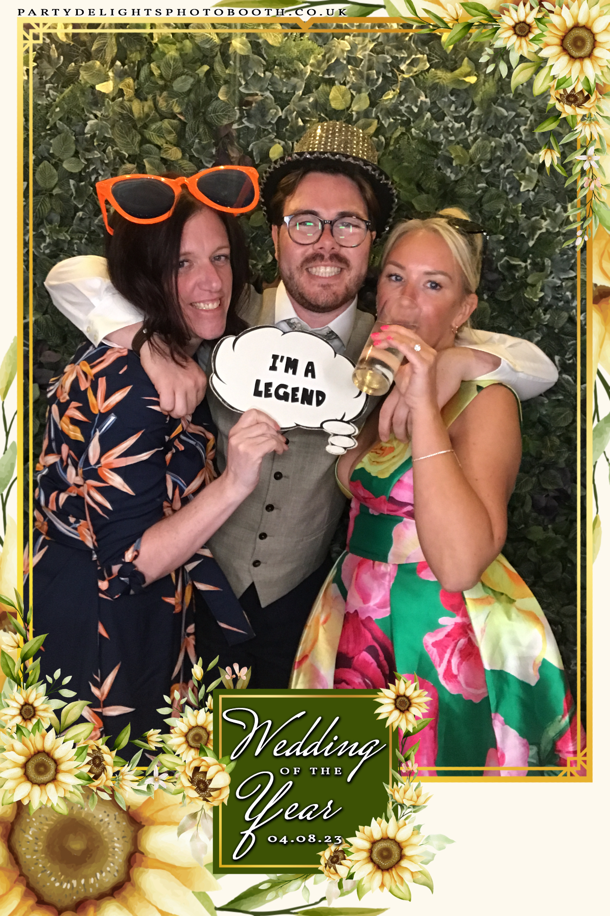 Tony and Lily’s wedding | View more photos from the event at gallery.partydelightsphotobooth.co.uk/u/PartyDelightsPhotoBooth/Tony-and-Lily’s-wedding