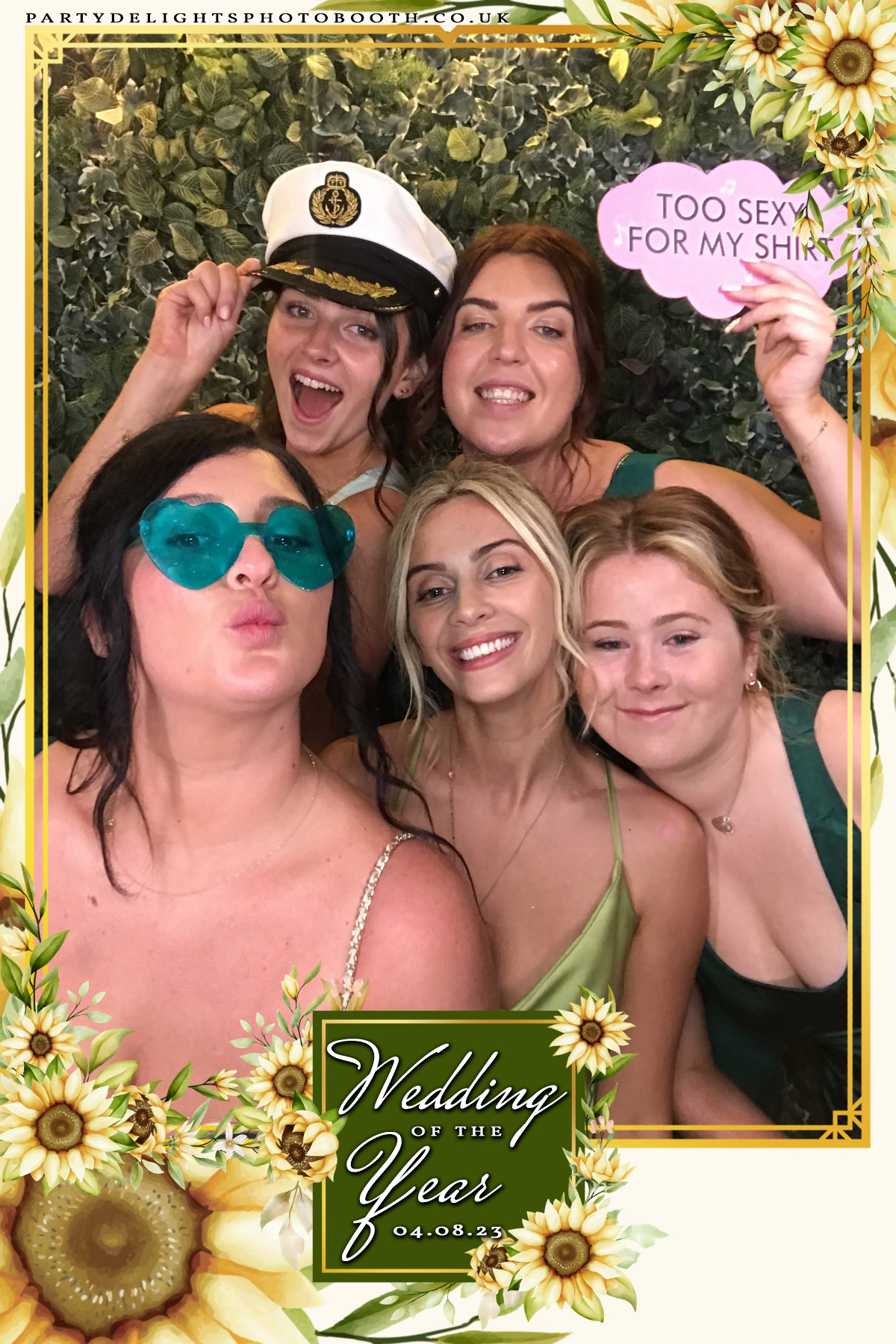Tony and Lily’s wedding | View more photos from the event at gallery.partydelightsphotobooth.co.uk/u/PartyDelightsPhotoBooth/Tony-and-Lily’s-wedding